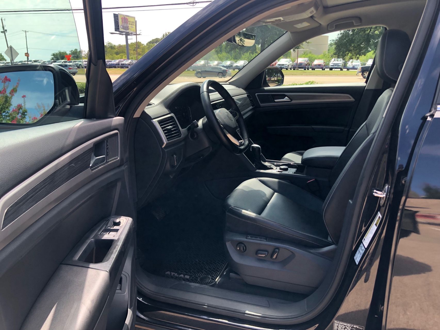 2021 Volkswagen Atlas SEL photo 13