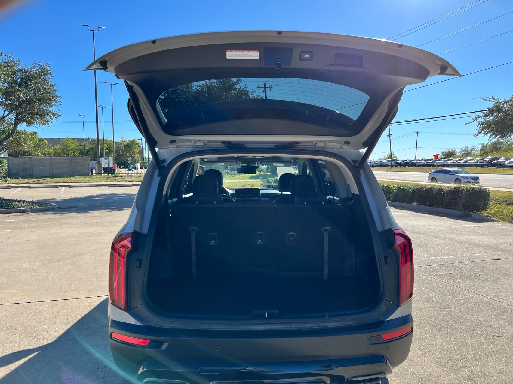 2021 Kia Telluride EX photo 2