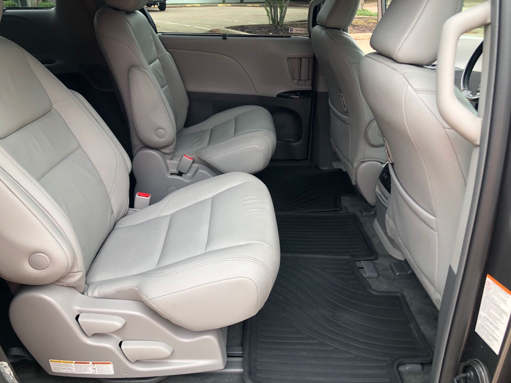 2018 Toyota Sienna XLE Limited Premium photo 17