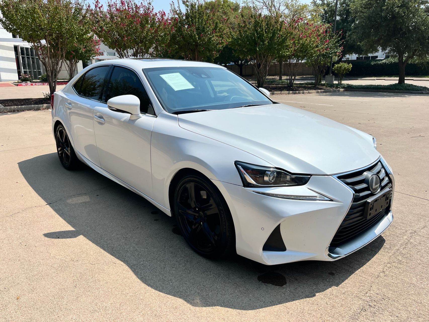2019 Lexus IS 300 photo 3