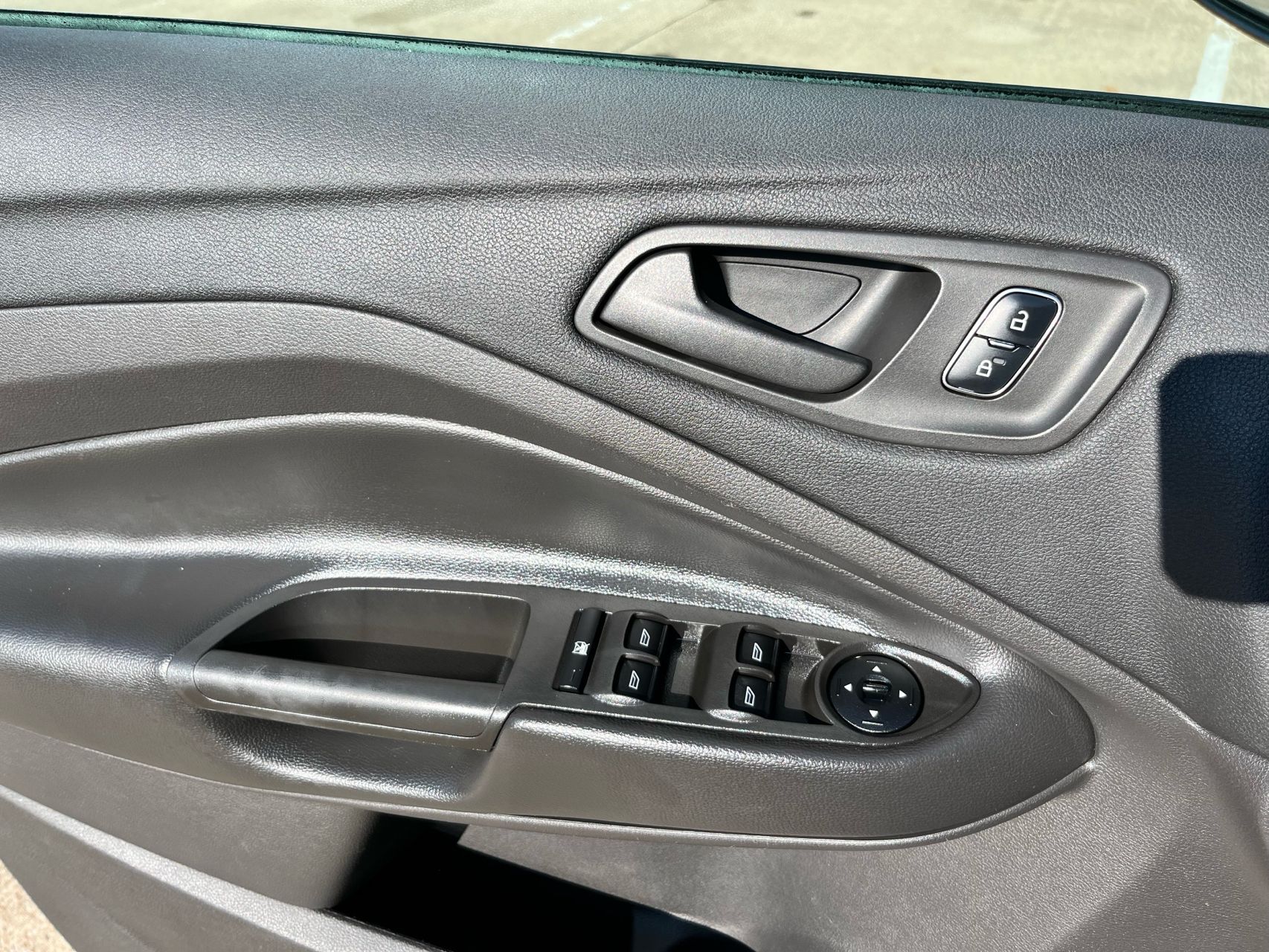 2017 Ford Escape S photo 12