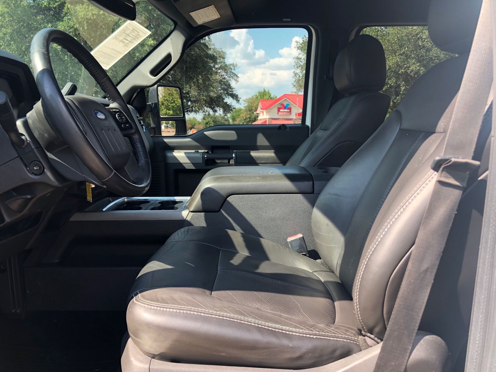 2016 Ford F-250 Lariat photo 48