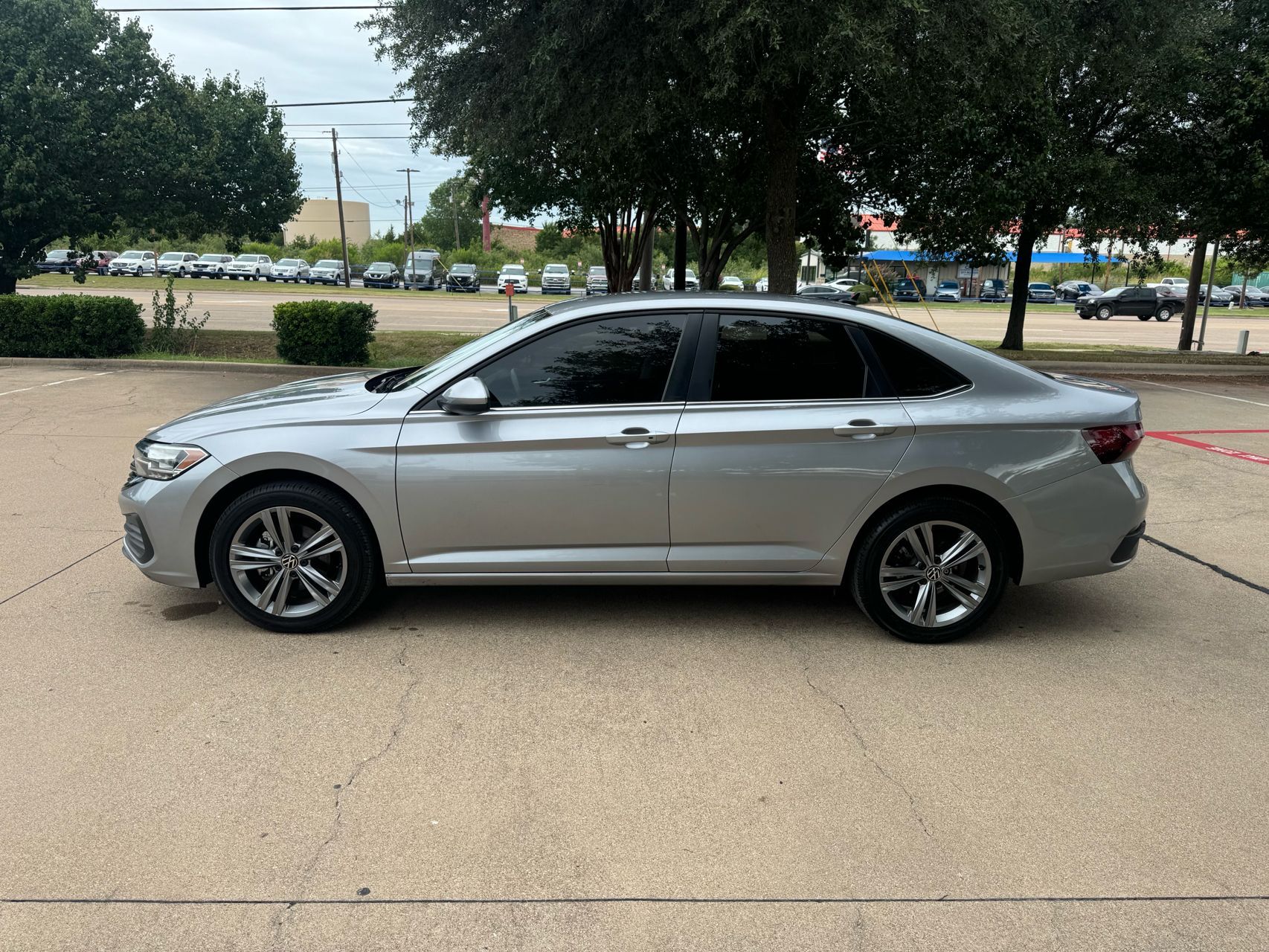 2024 Volkswagen Jetta SE photo 23