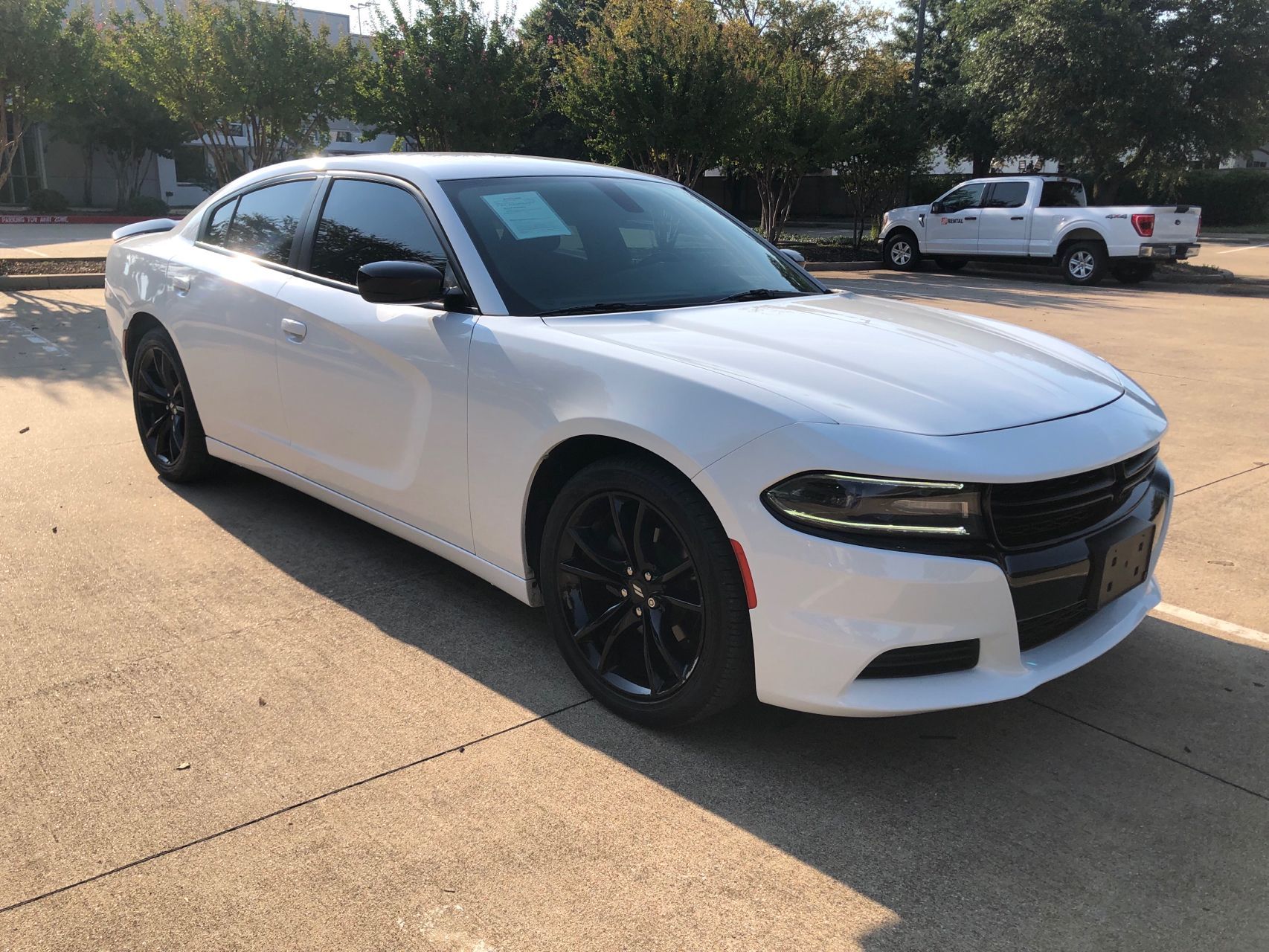 2018 Dodge Charger SXT photo 4