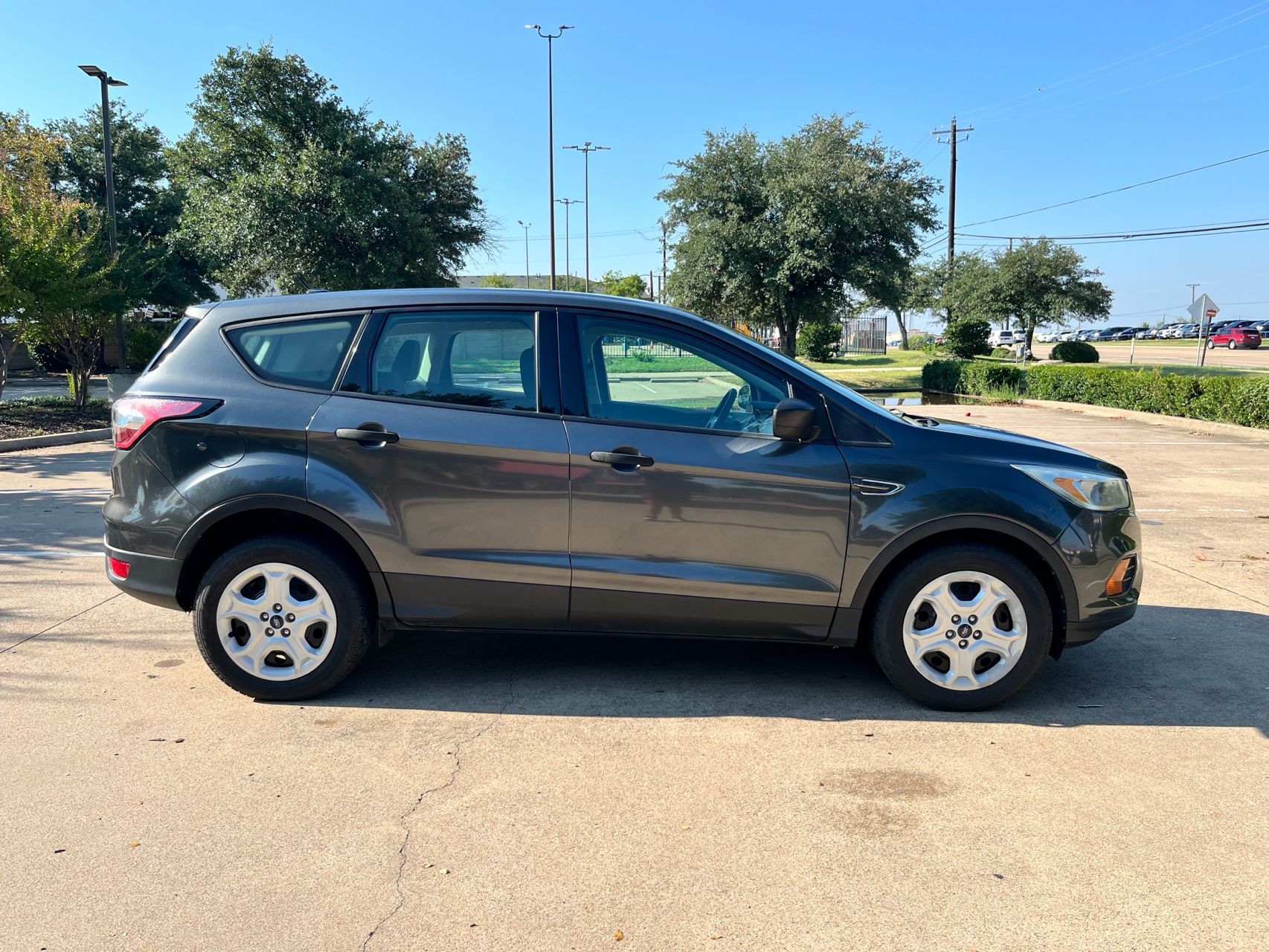 2017 Ford Escape S photo 4