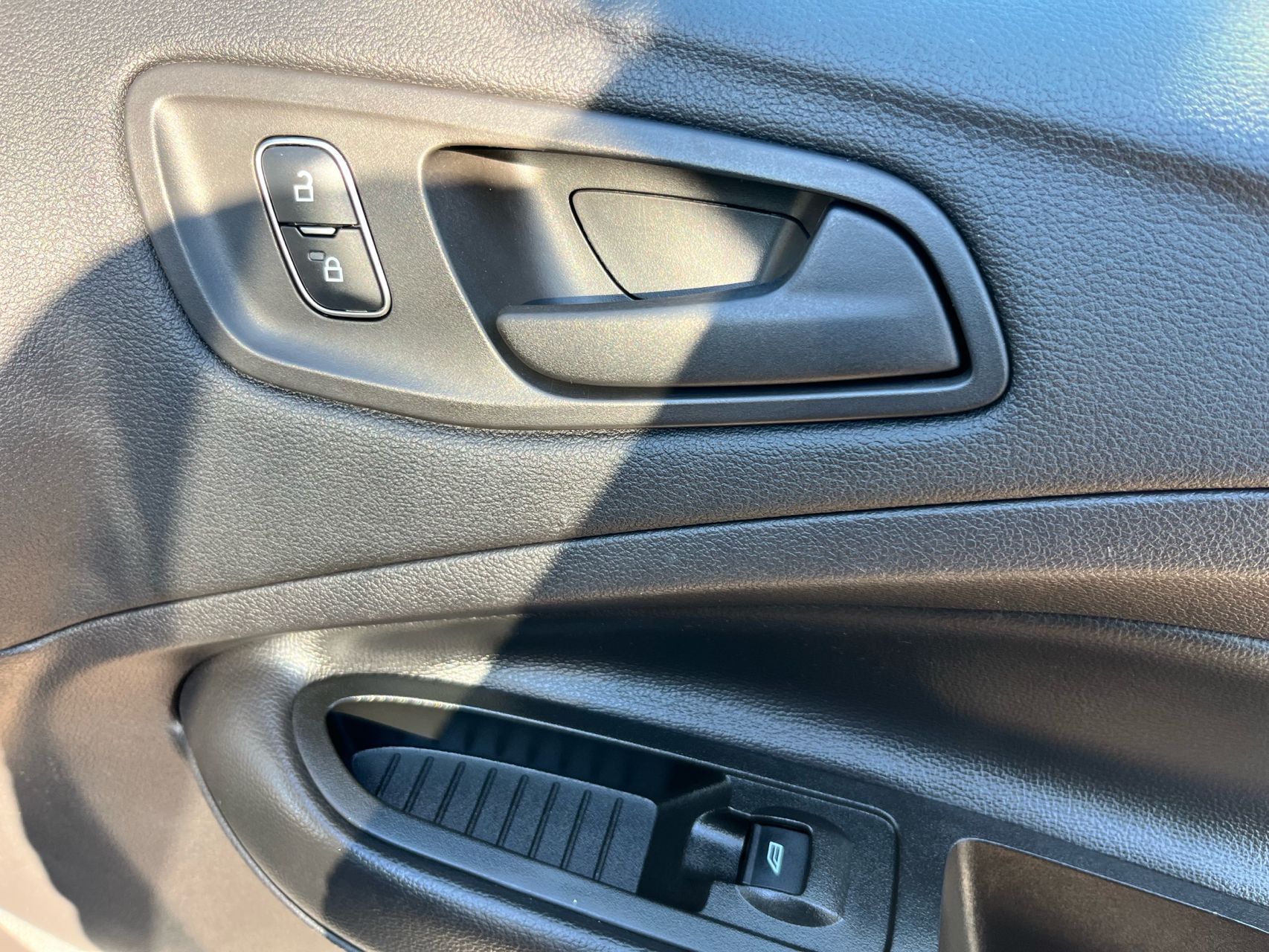 2017 Ford Escape S photo 15