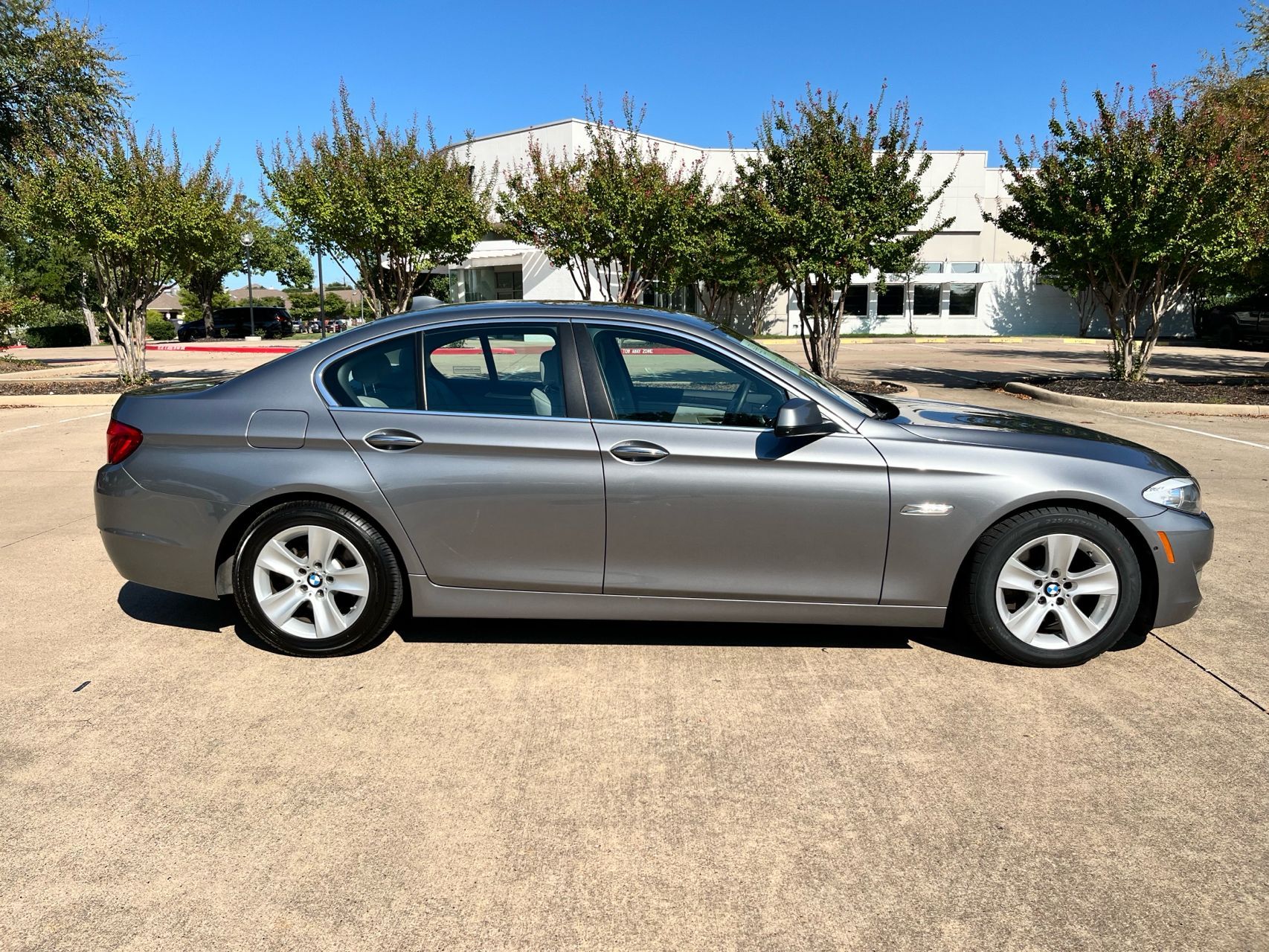 2013 Bmw 528i xDrive photo 3