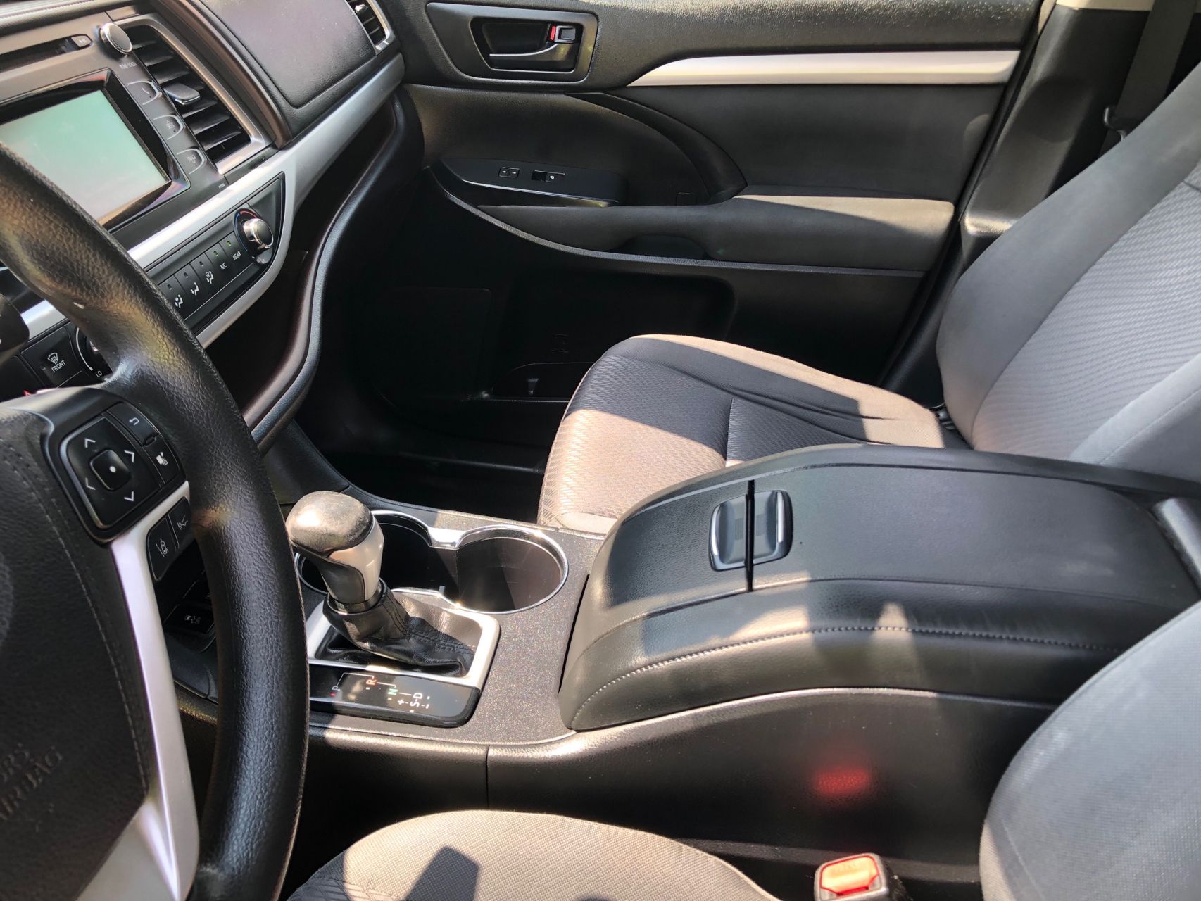 2017 Toyota Highlander LE Plus photo 13