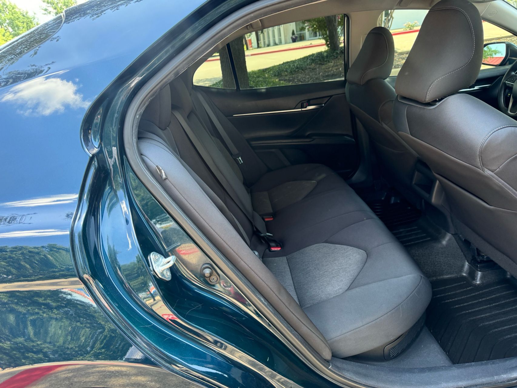 2021 Toyota Camry LE photo 17