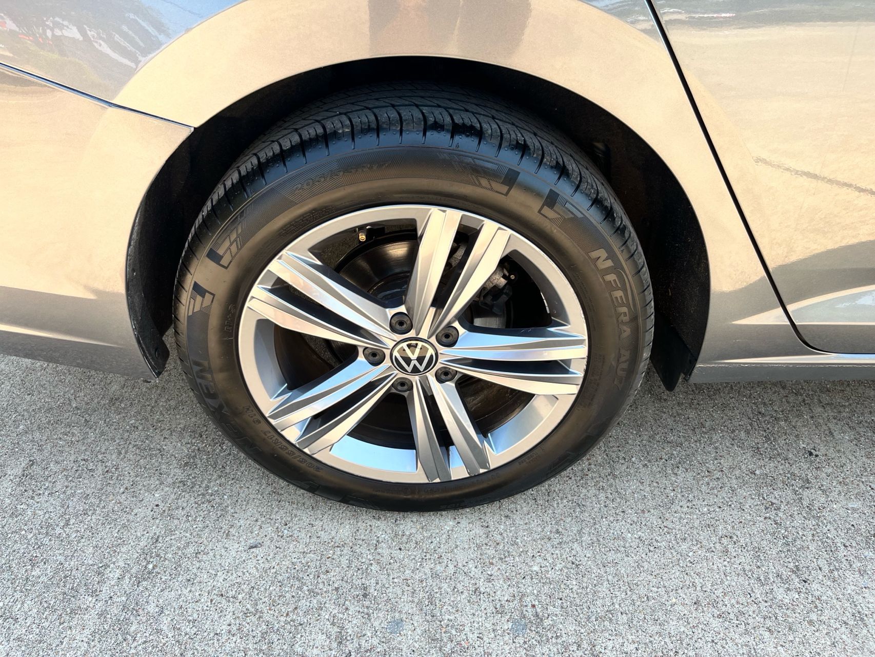 2024 Volkswagen Jetta SE photo 12