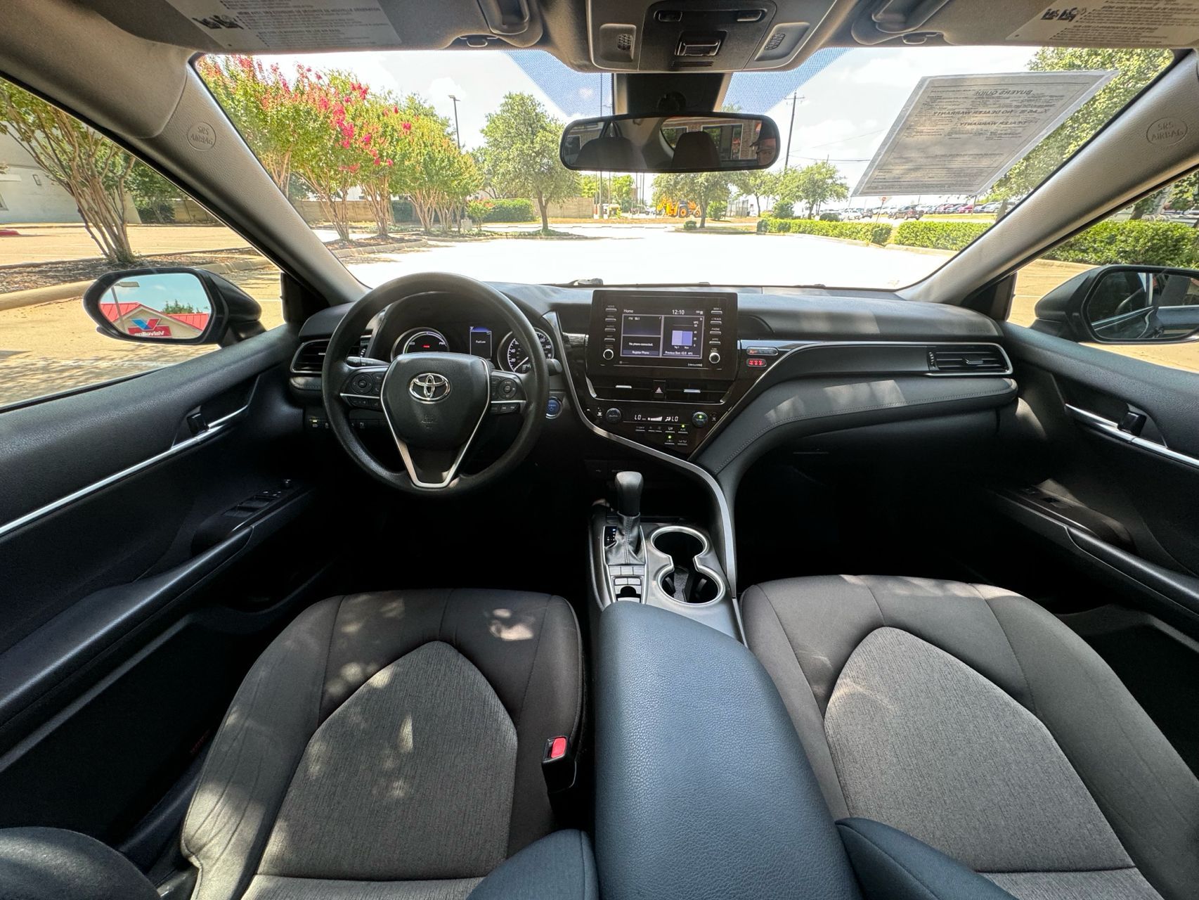 2021 Toyota Camry LE photo 18