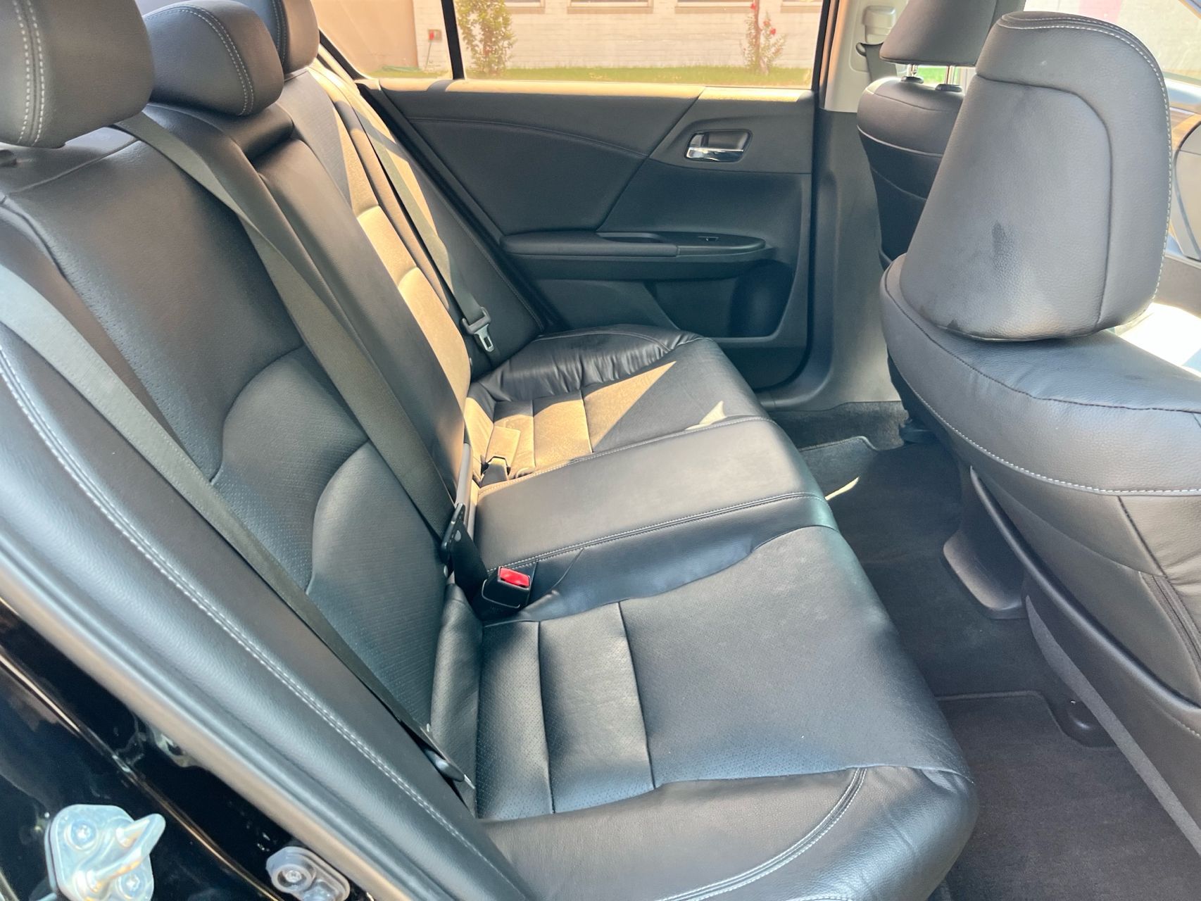 2016 Honda Accord EX-L photo 17