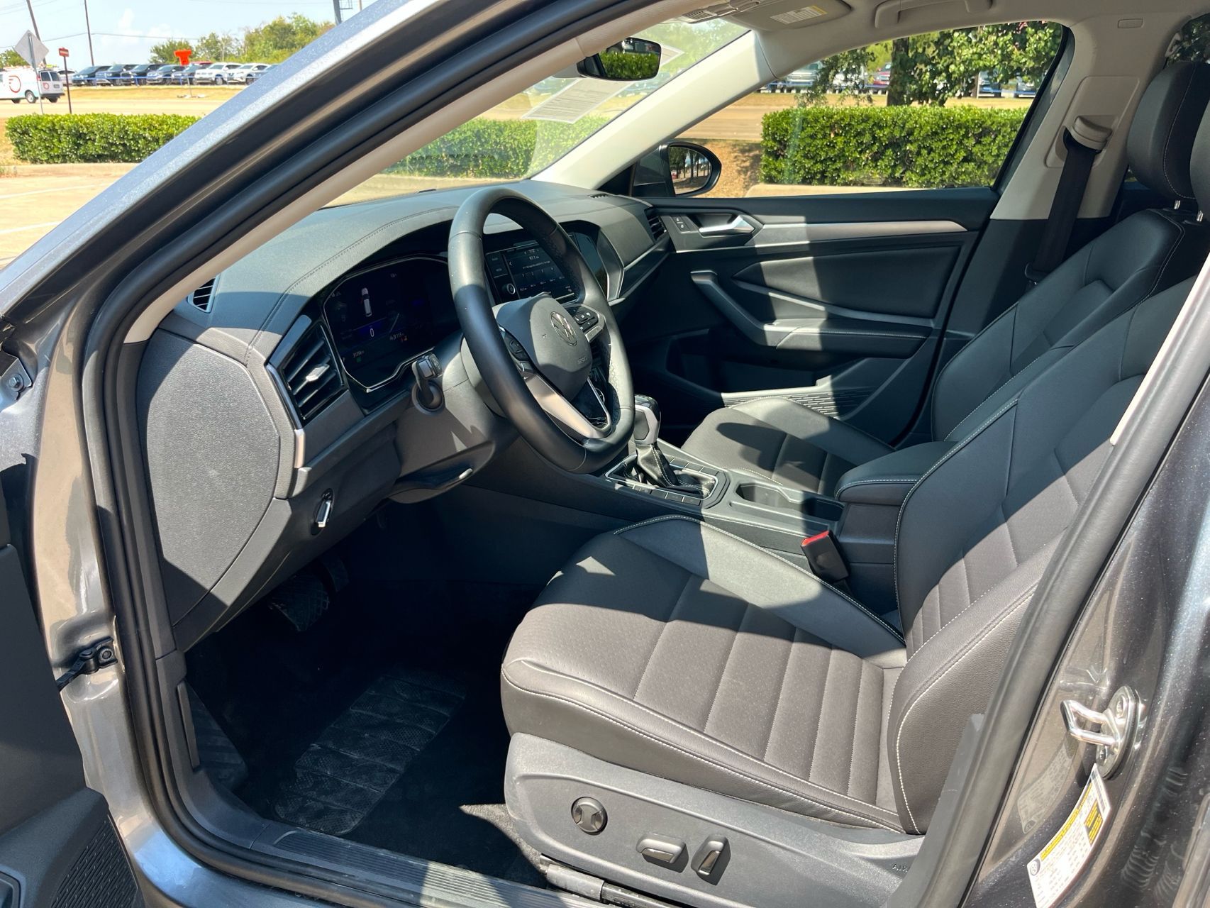 2024 Volkswagen Jetta SE photo 9