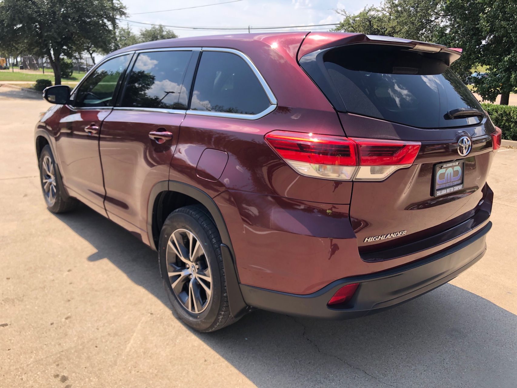 2017 Toyota Highlander LE Plus photo 8