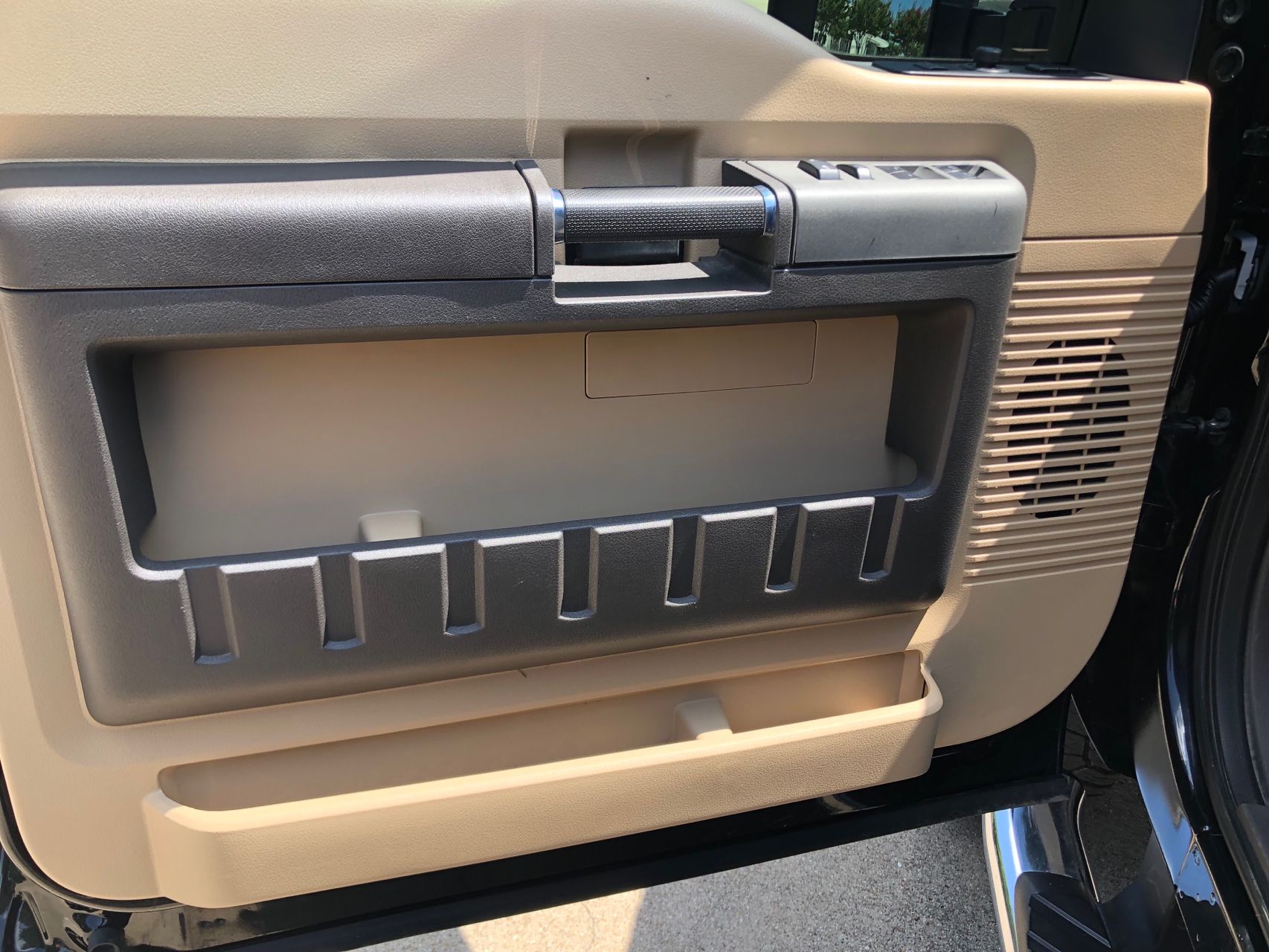 2016 Ford F-250 Lariat photo 13
