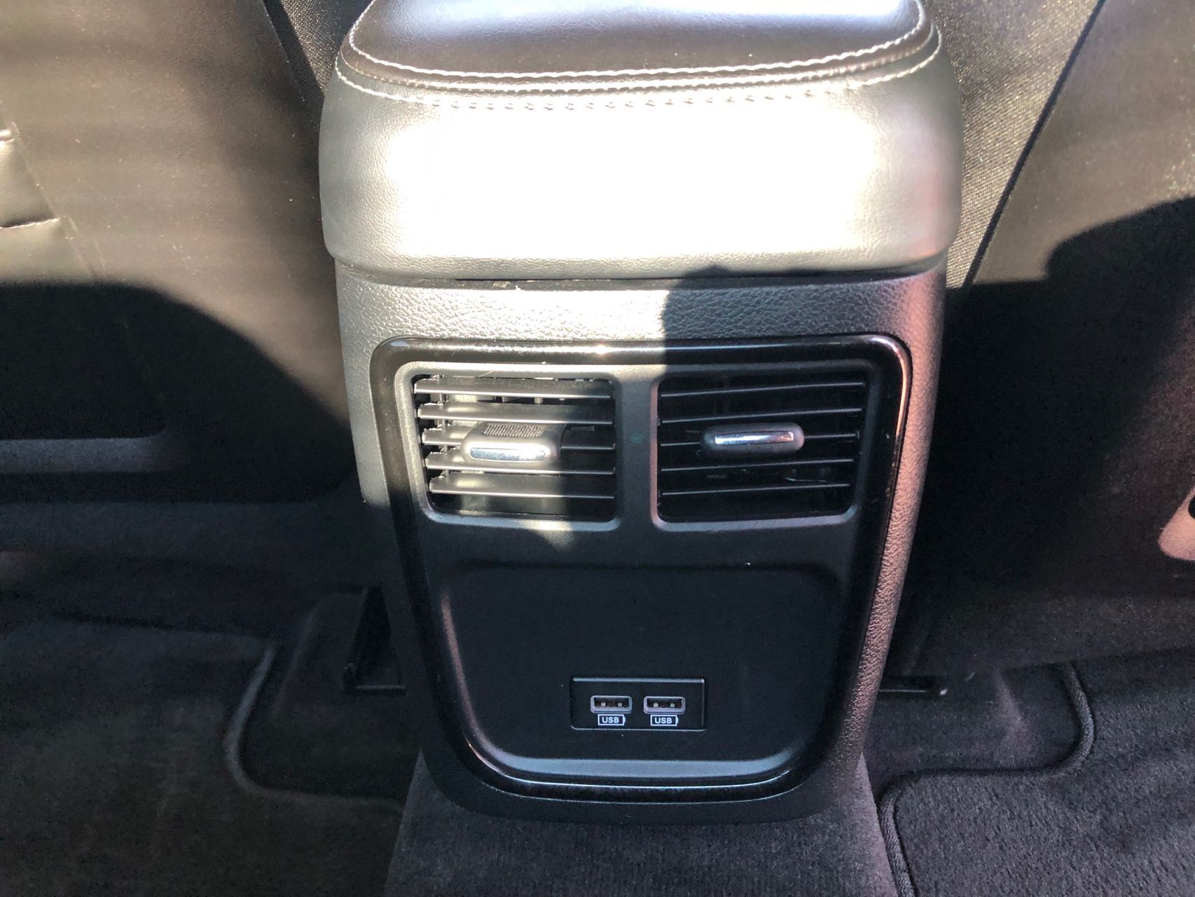 2018 Dodge Charger SXT photo 18
