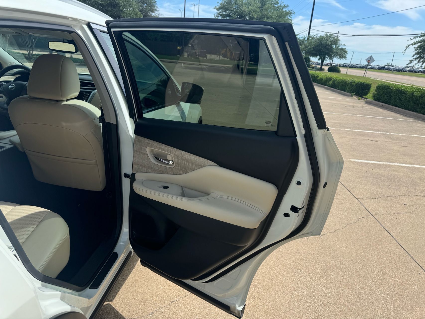 2023 Nissan Versa SV photo 47