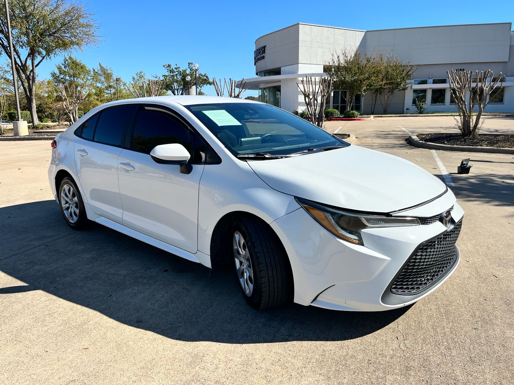 2021 Toyota Corolla LE photo 3