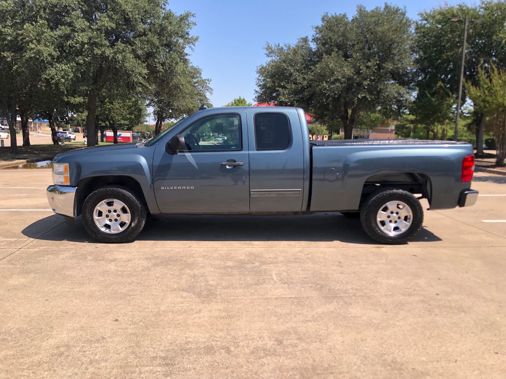 2012 Chevrolet Silverado 1500 LT photo 2