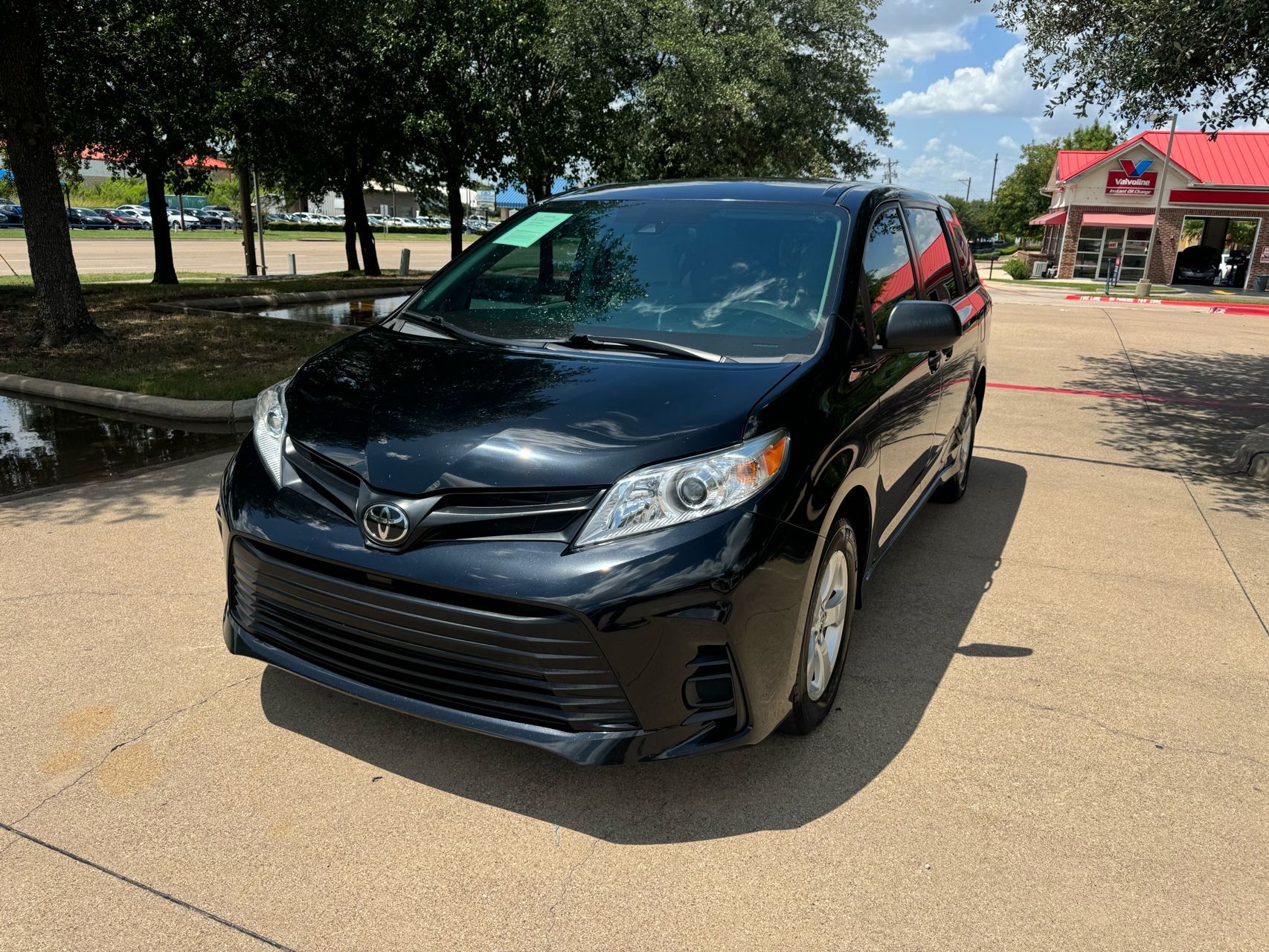 2018 Toyota Sienna XLE Limited Premium photo 29