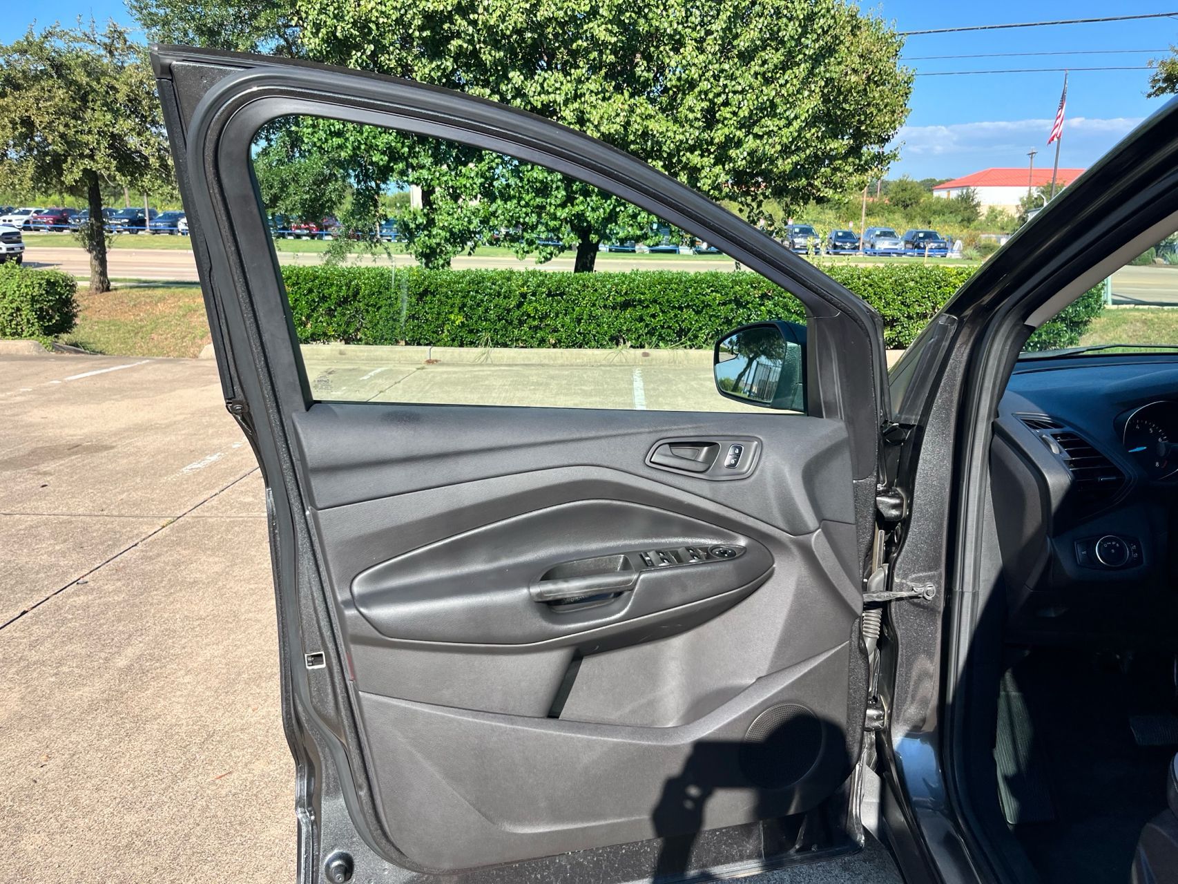 2017 Ford Escape S photo 11