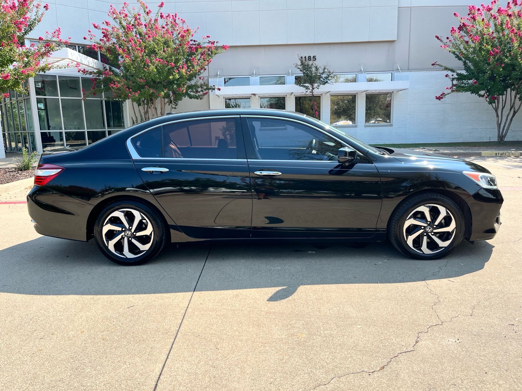 2016 Honda Accord EX-L photo 4