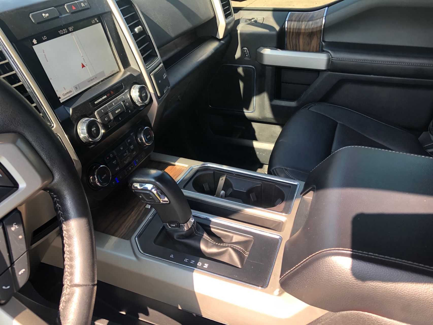 2019 Ford F-150 Lariat photo 12
