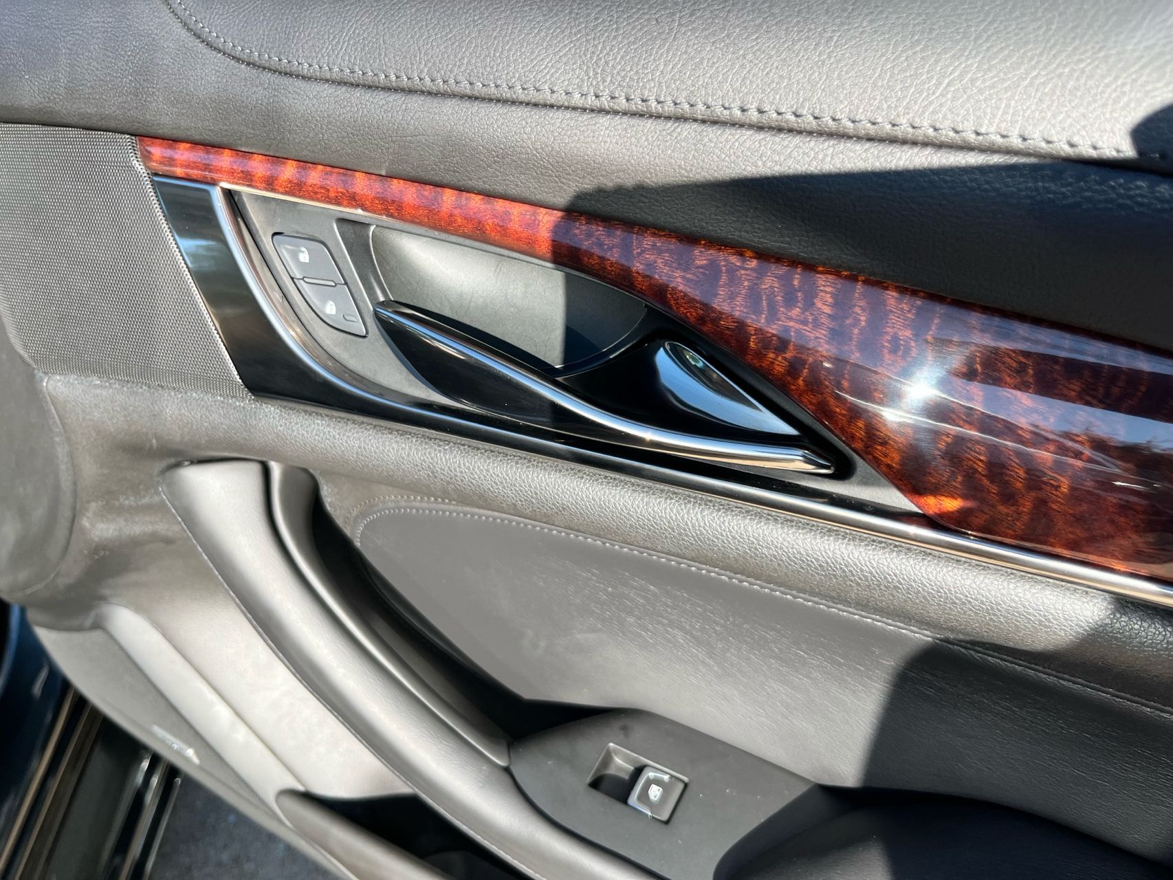 2015 Cadillac CTS Luxury photo 14