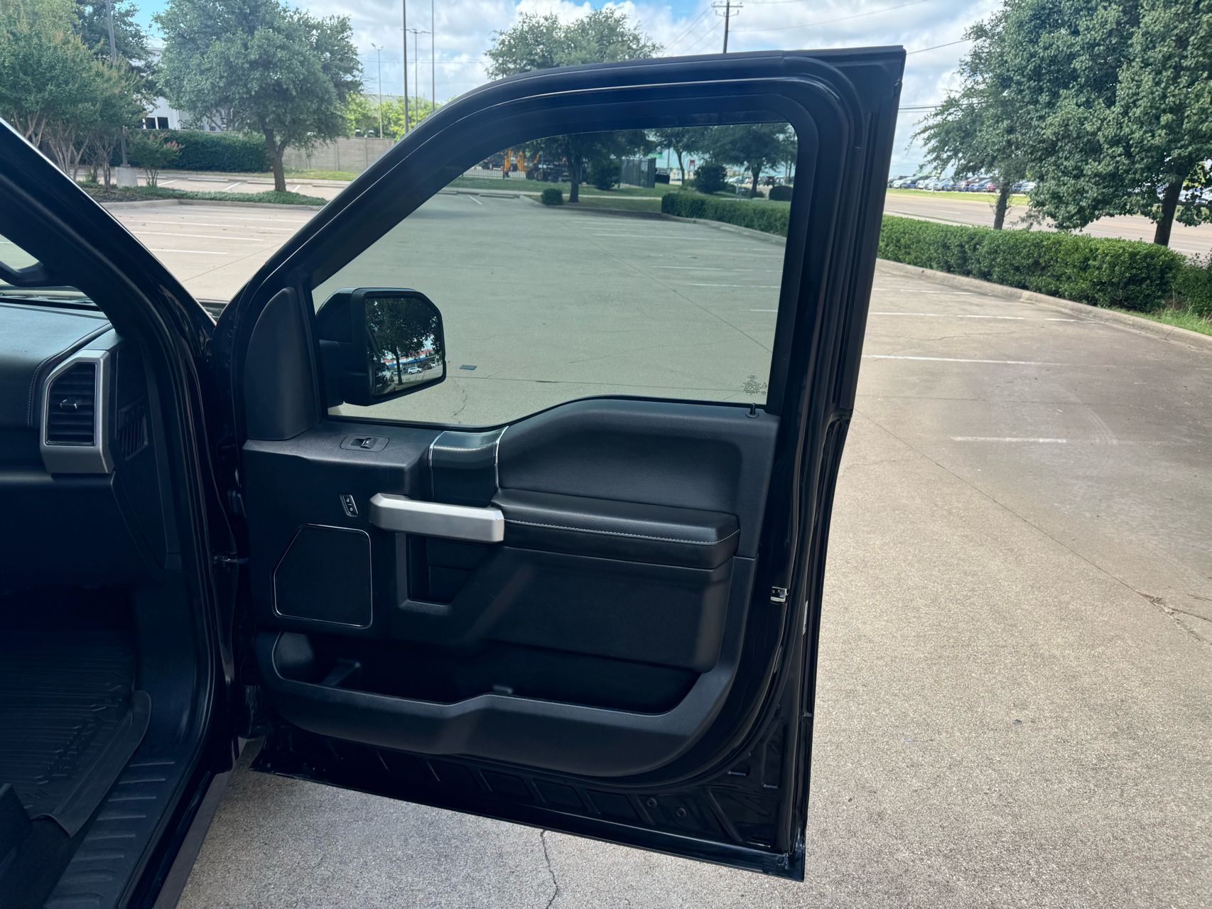 2020 Ford F-150 Lariat photo 46