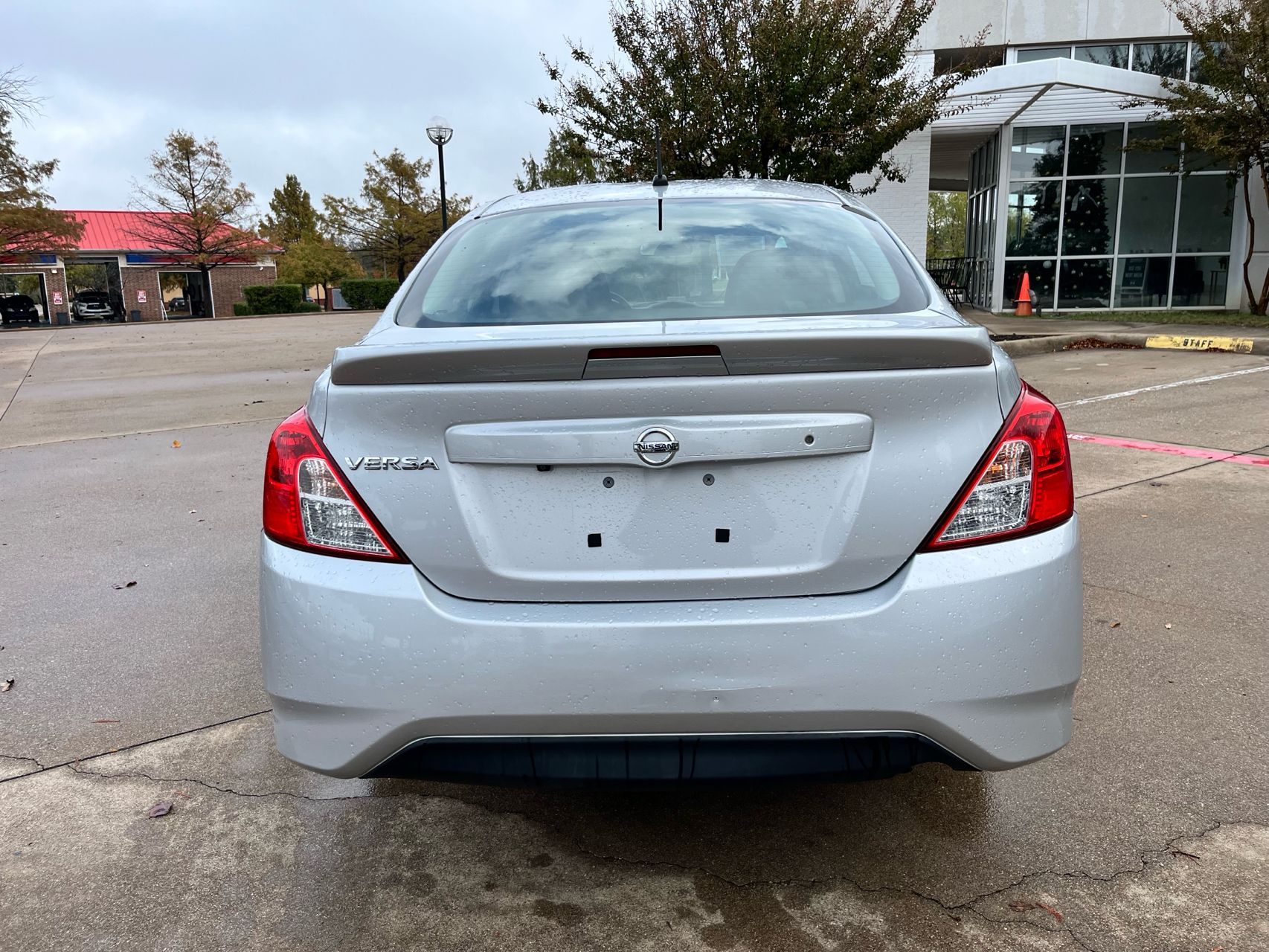 2019 Nissan Versa S photo 4