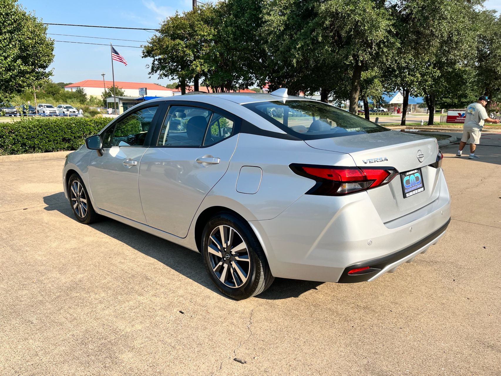 2023 Nissan Versa SV photo 8