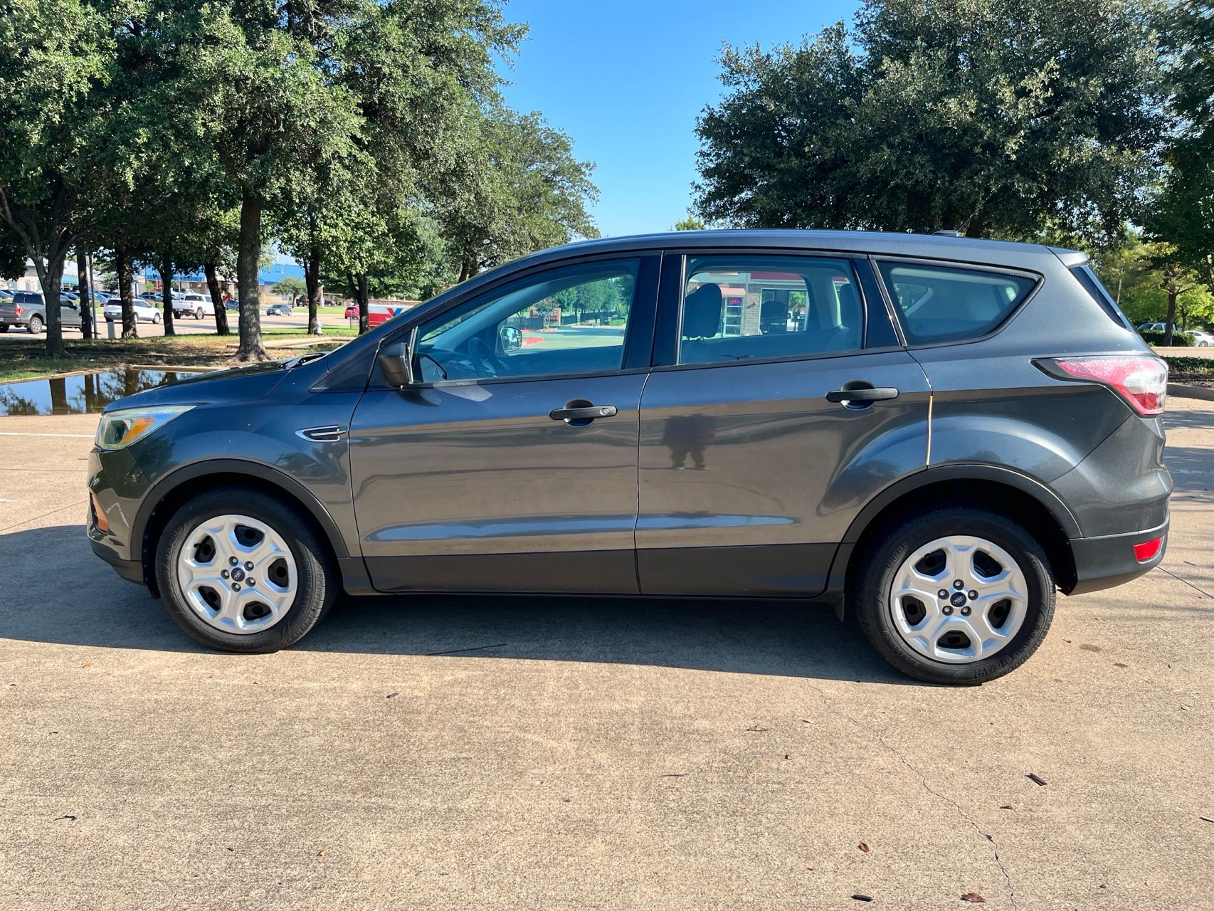 2017 Ford Escape S photo 9