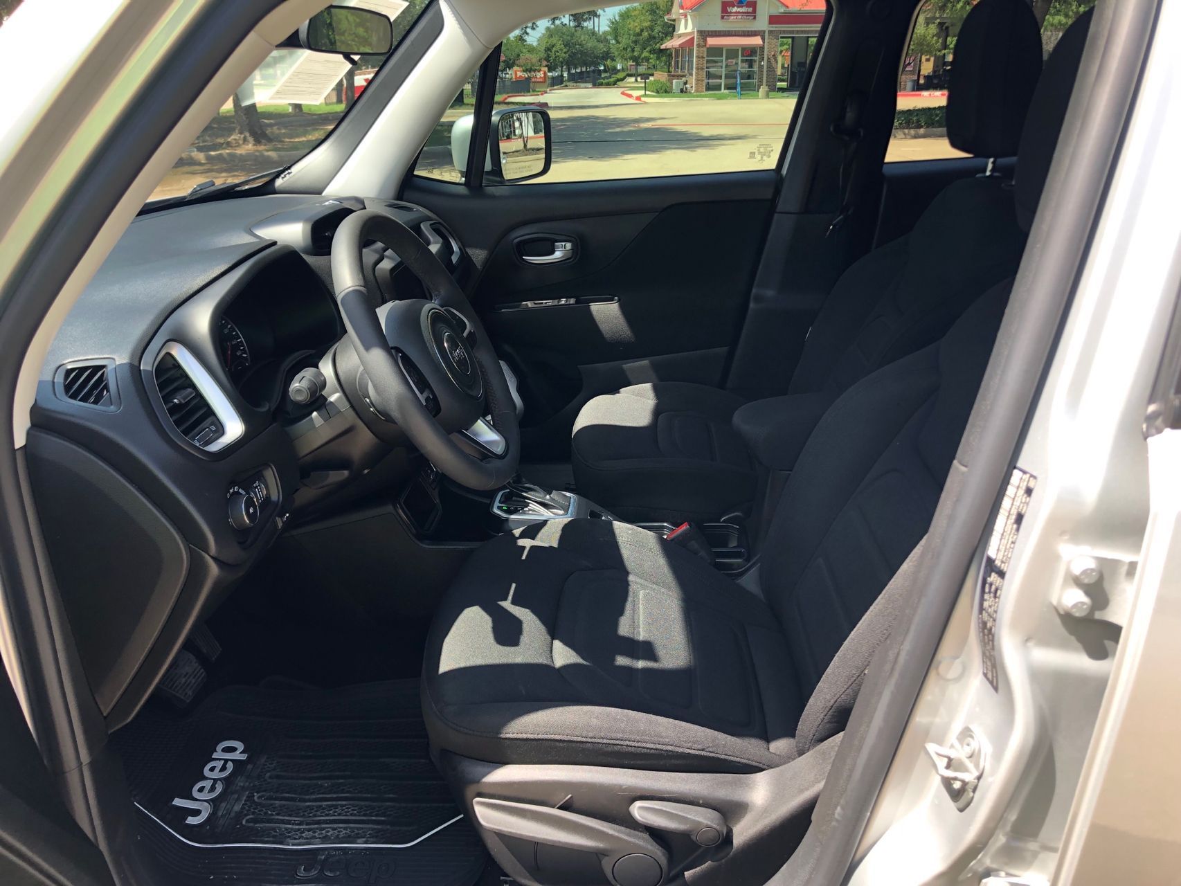 2021 Jeep Renegade Latitude photo 9