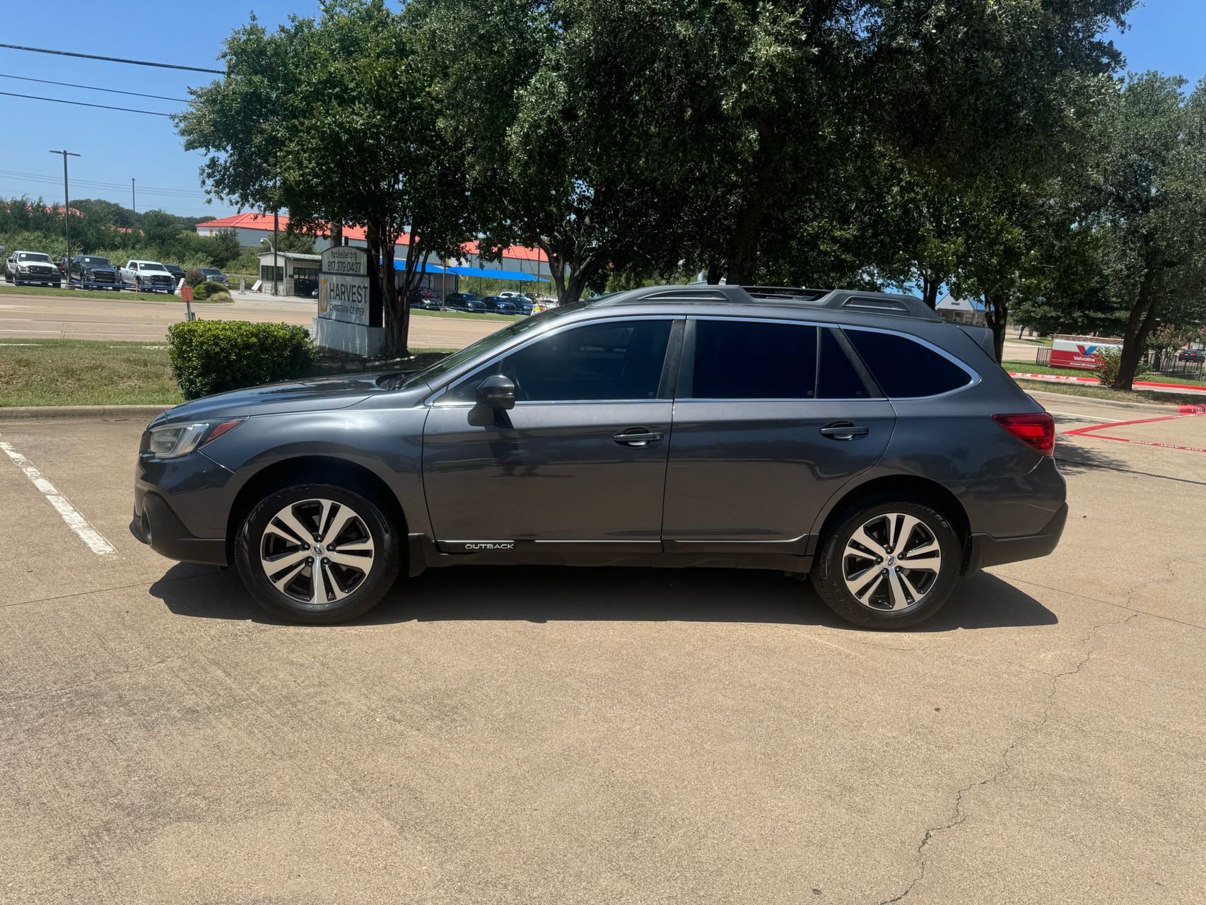 2018 Subaru Outback 2.5i Limited photo 2
