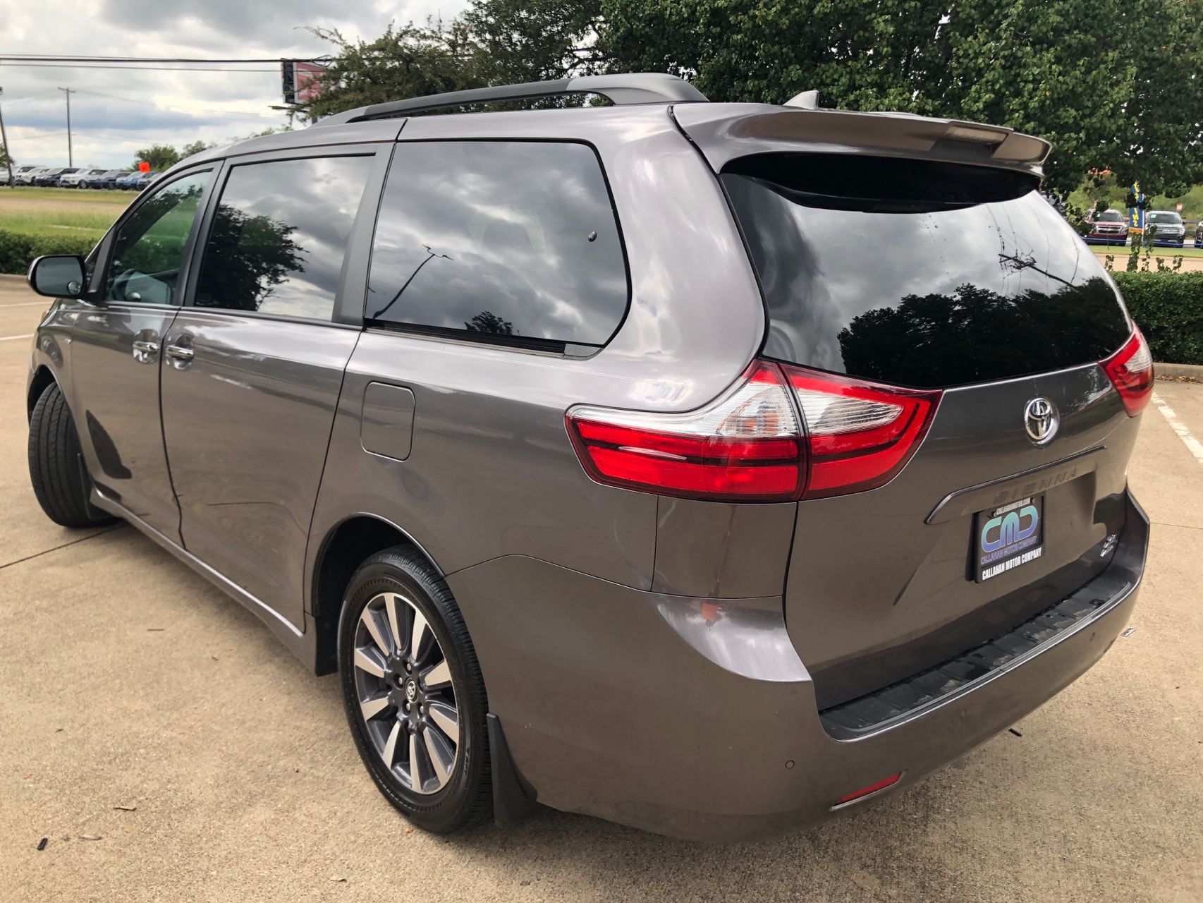 2018 Toyota Sienna XLE Limited Premium photo 6