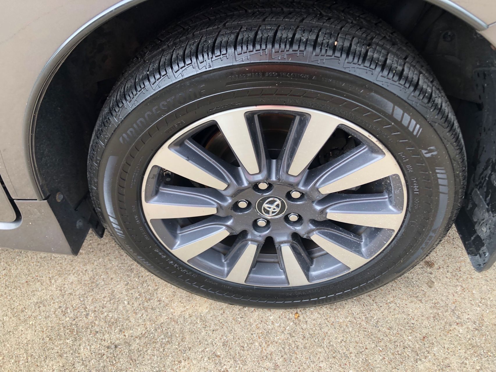 2018 Toyota Sienna XLE Limited Premium photo 7