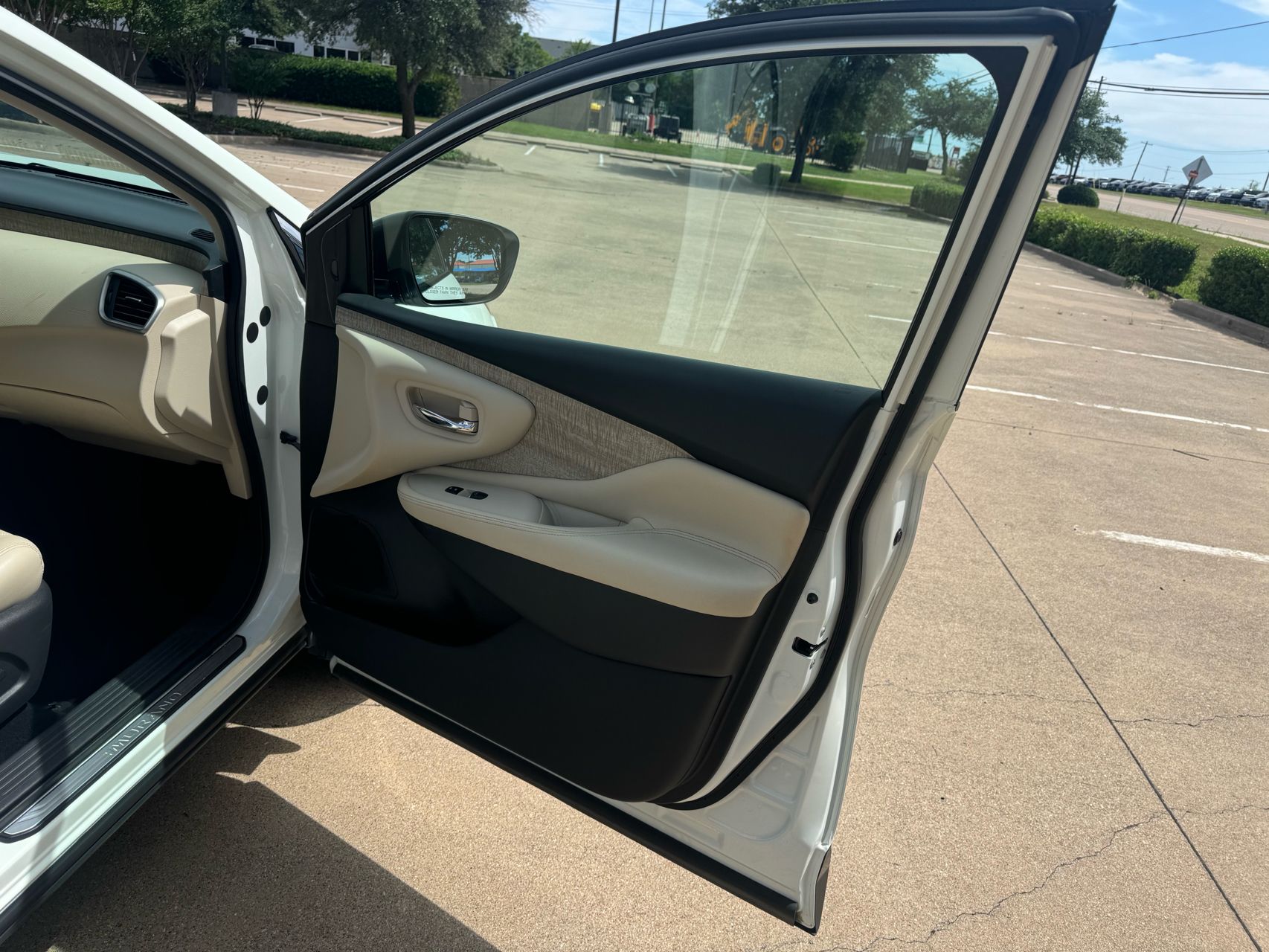 2023 Nissan Versa SV photo 45