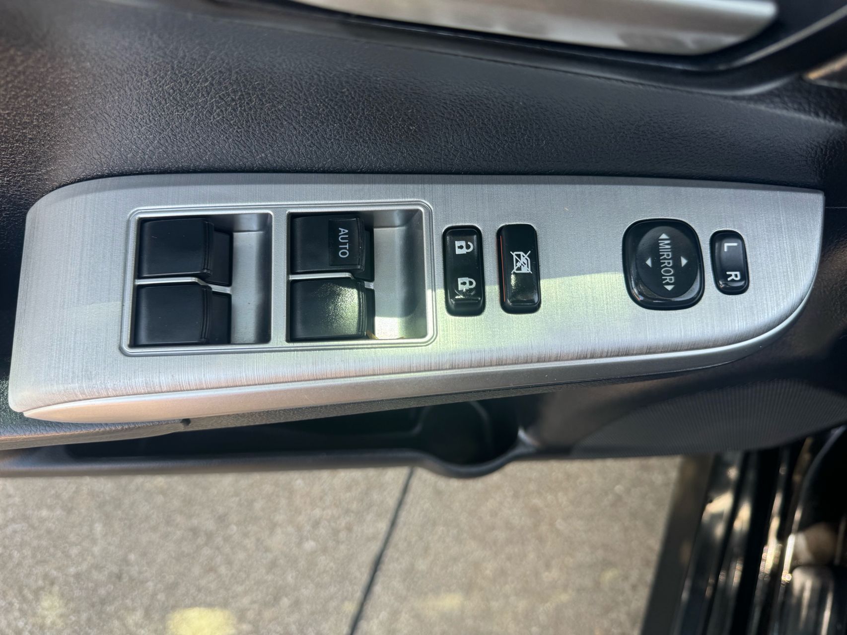 2017 Toyota Highlander LE Plus photo 39
