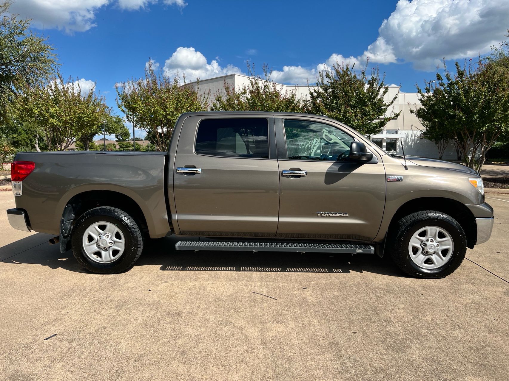 2013 Toyota Tundra CrewMax photo 4