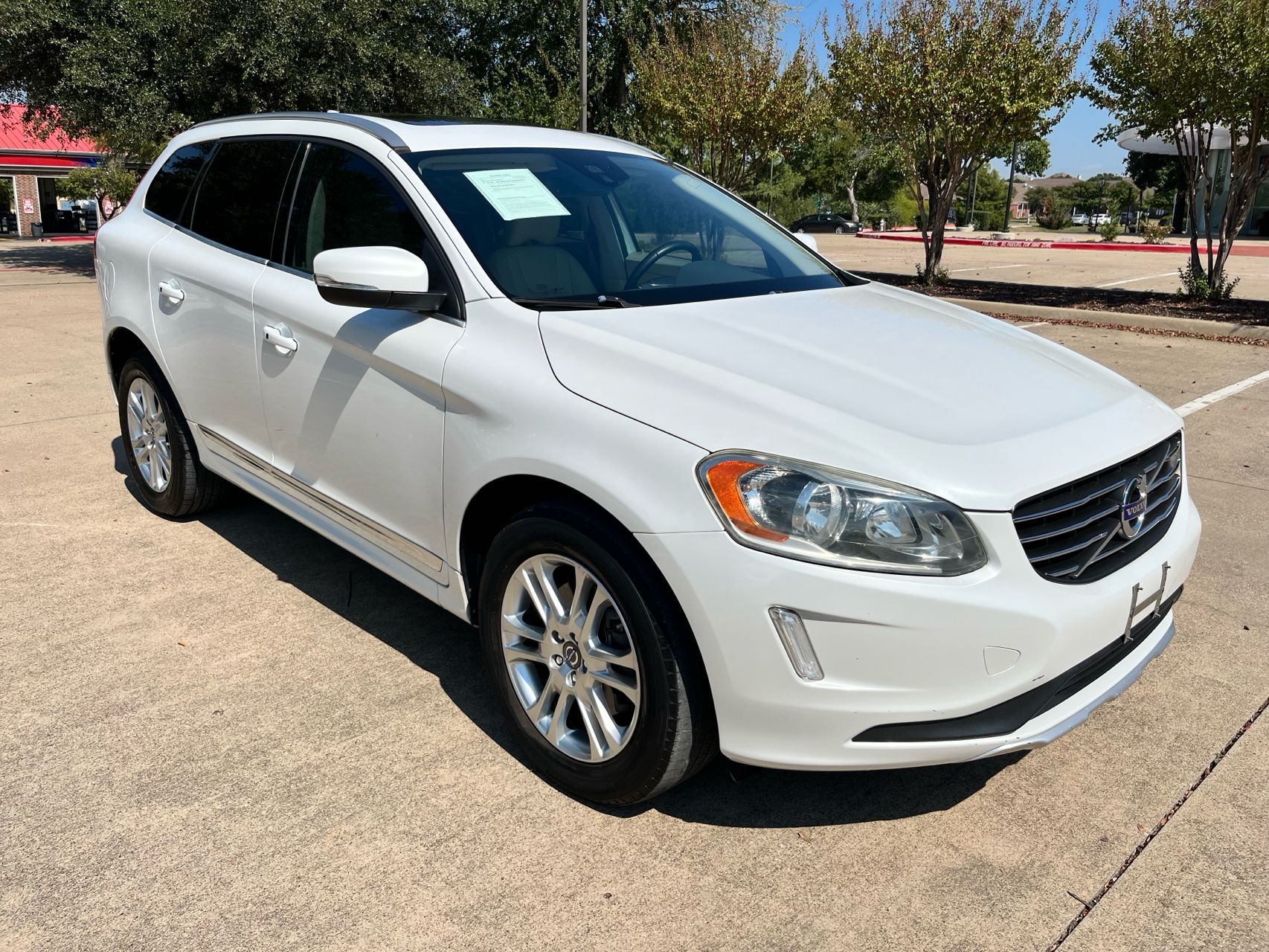 2015 Volvo XC60 T5 Drive-E Premier Plus photo 3
