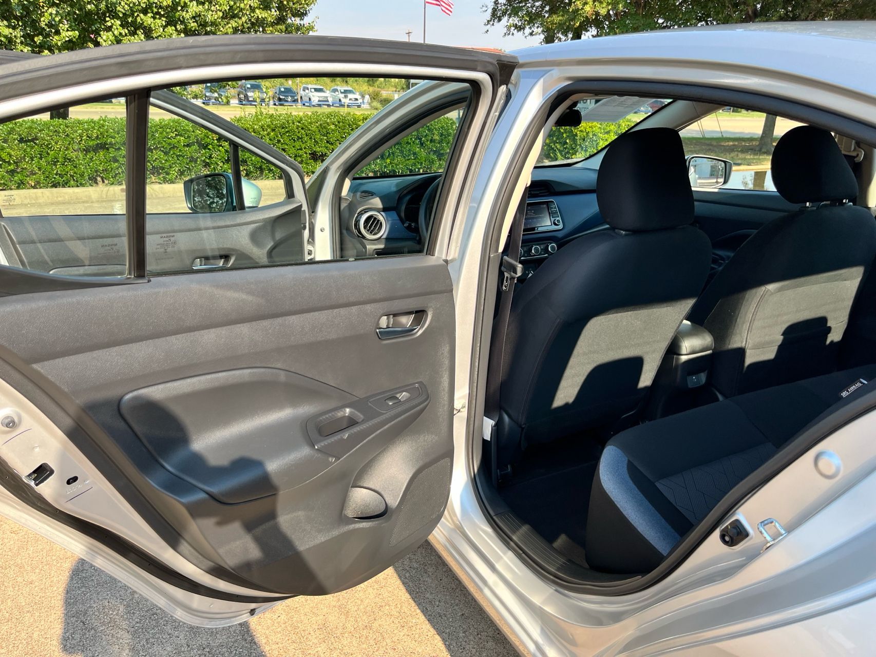 2023 Nissan Versa SV photo 18