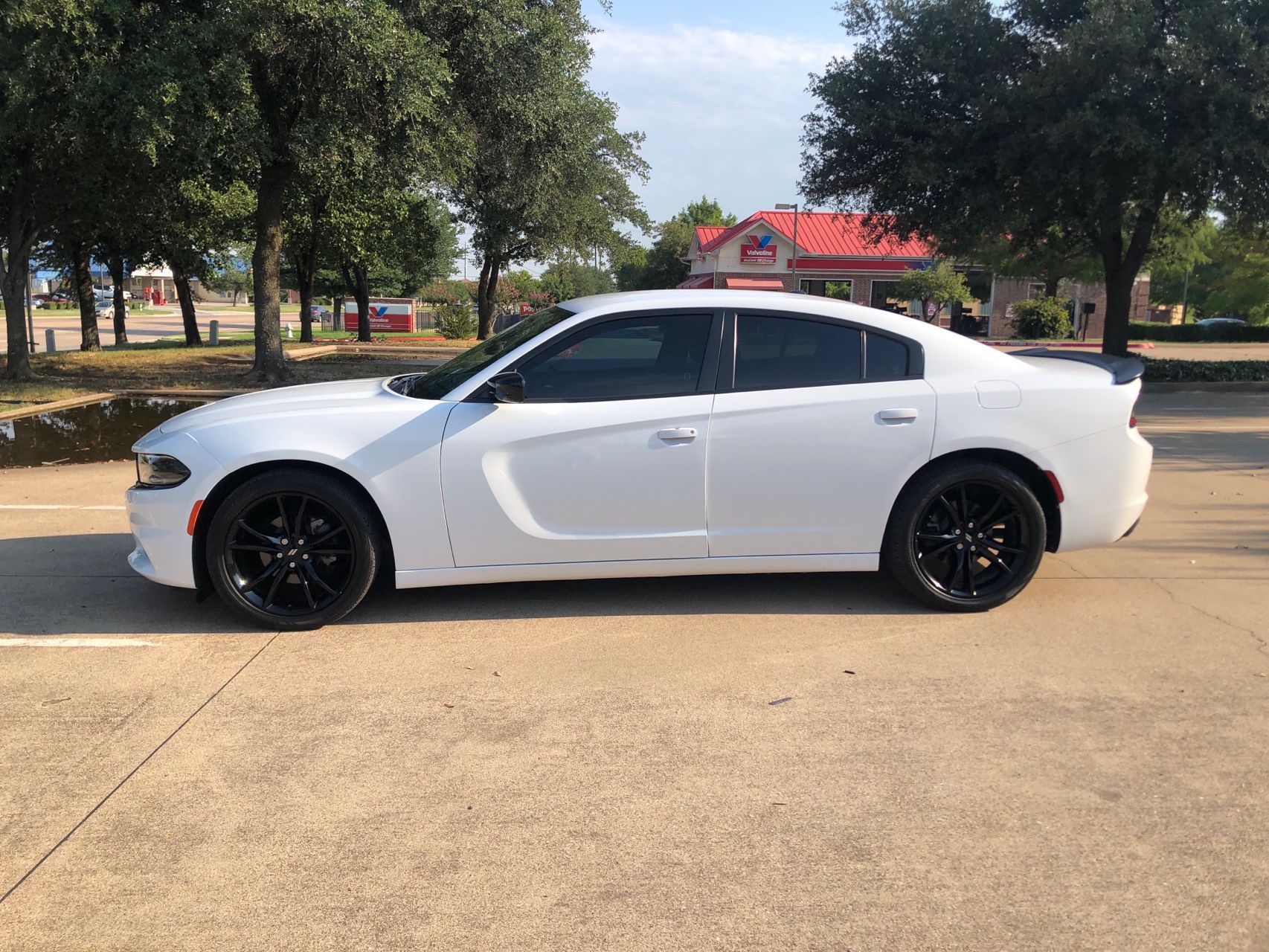 2018 Dodge Charger SXT photo 2