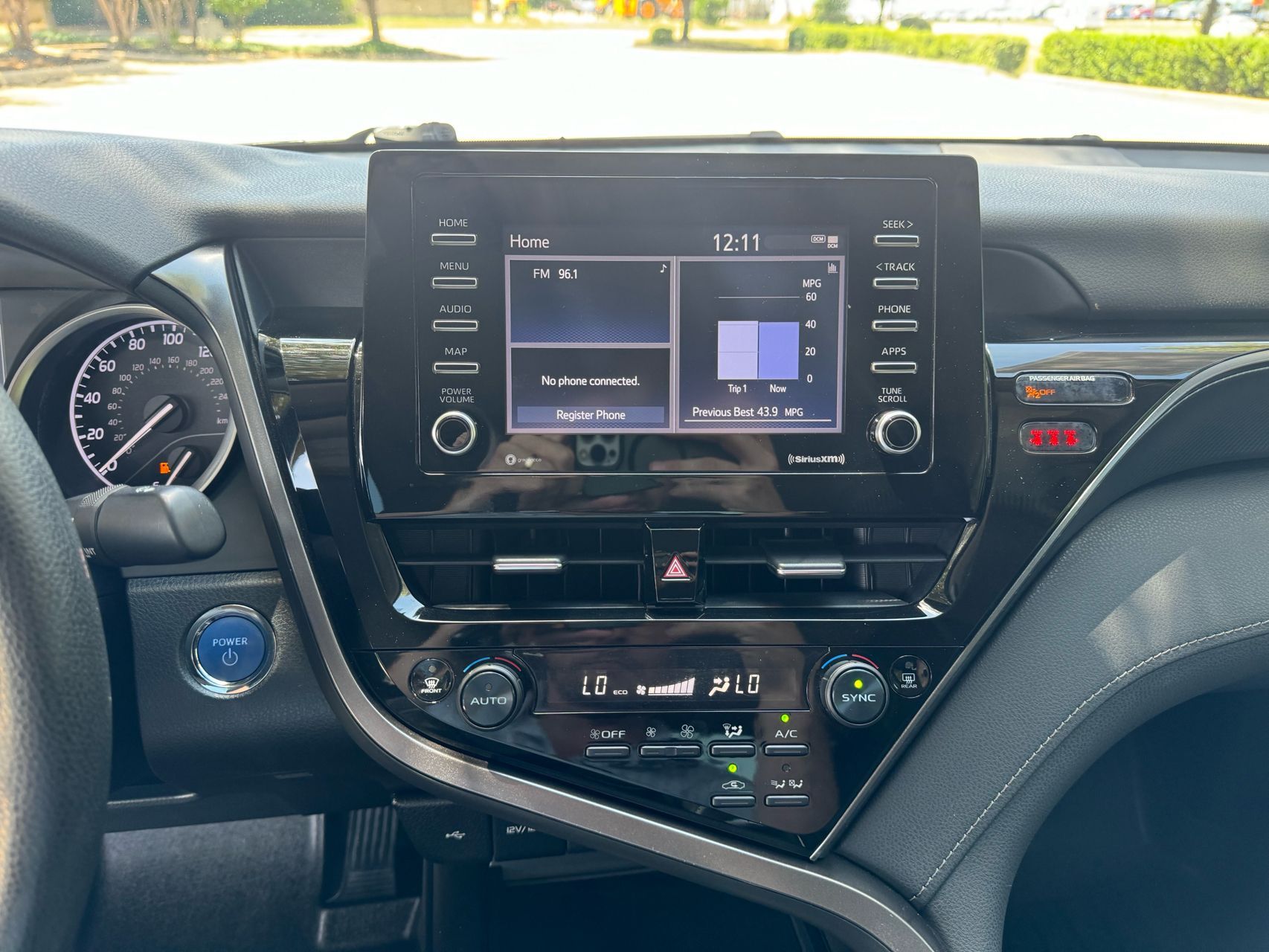 2021 Toyota Camry LE photo 22
