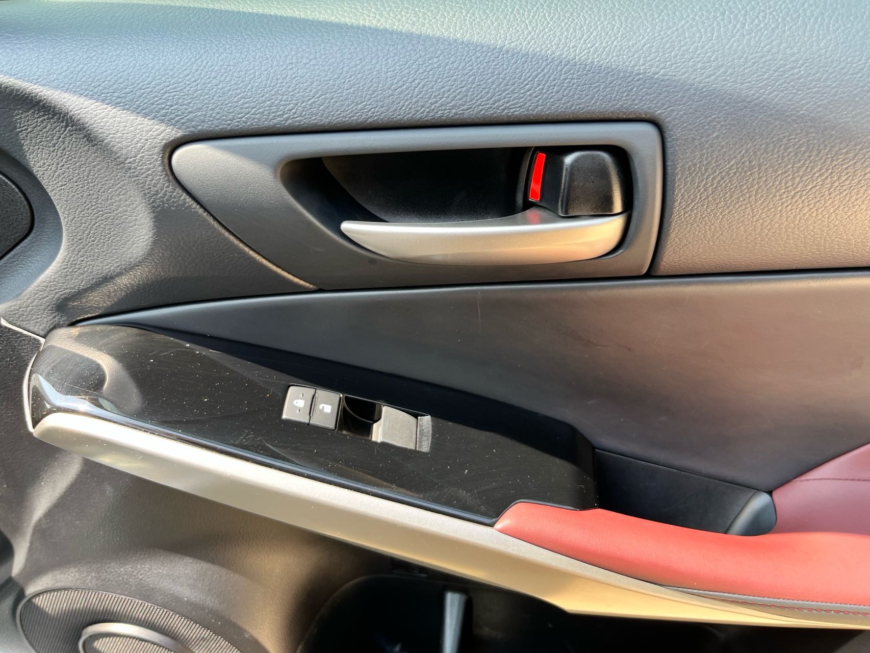 2019 Lexus IS 300 photo 14
