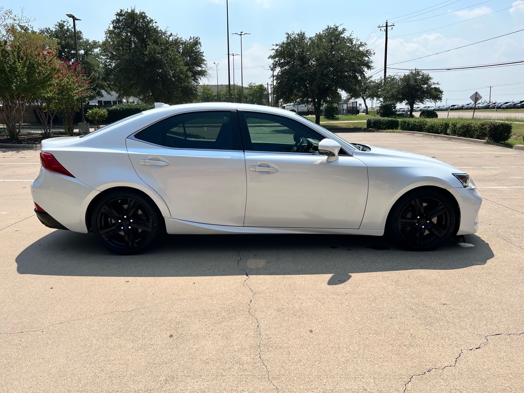 2019 Lexus IS 300 photo 4