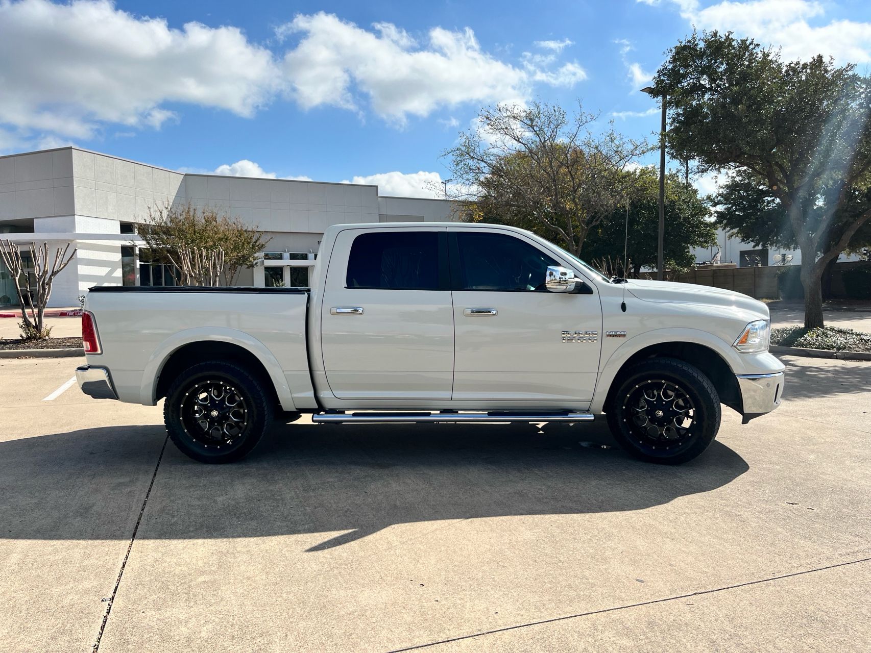 2018 Ram 1500 Laramie photo 4