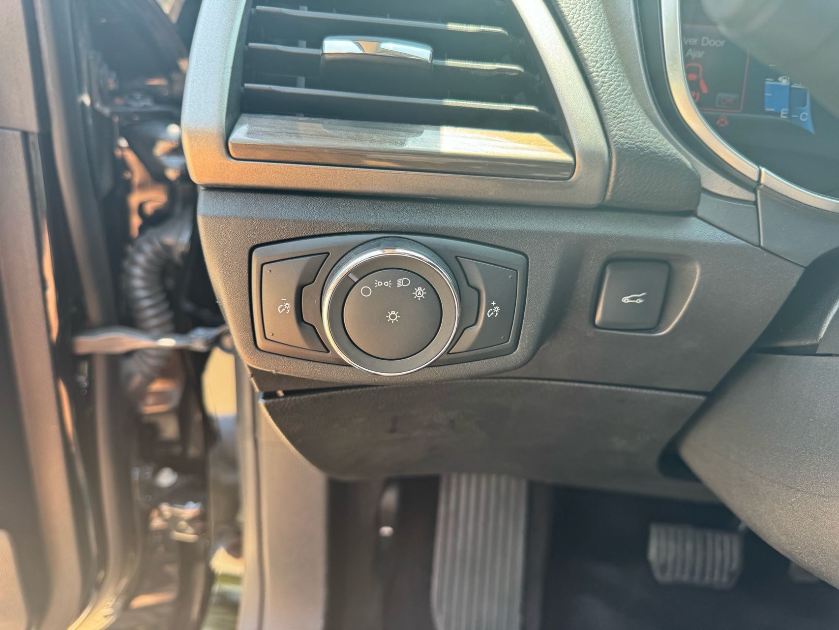2018 Ford Fusion SE photo 21