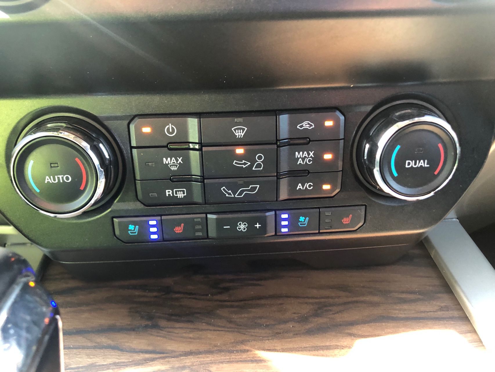 2019 Ford F-150 Lariat photo 22