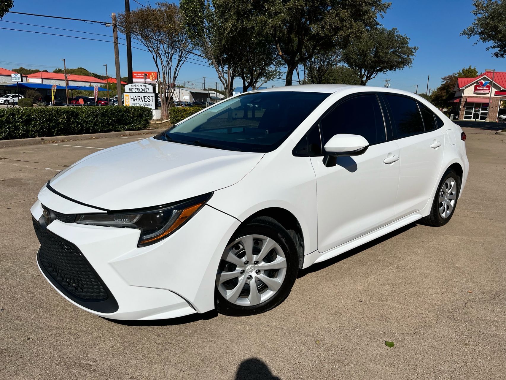 2021 Toyota Corolla LE's photo