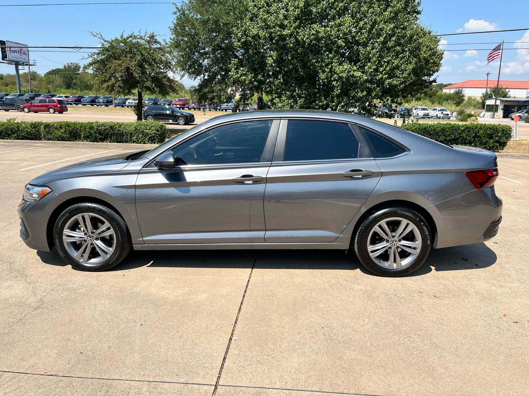 2024 Volkswagen Jetta SE photo 7